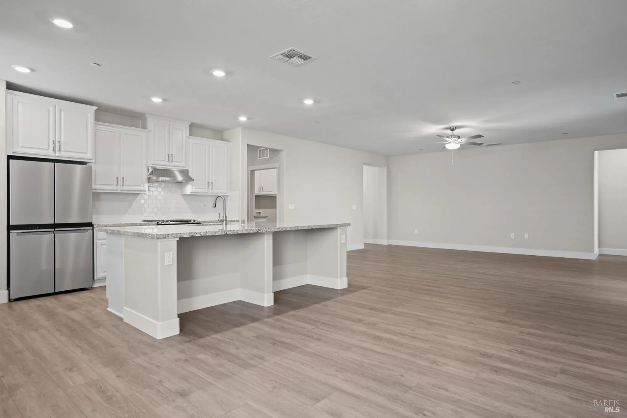 Property Slideshow image 6 of 28 | 2240 rustic oak ln, Rio Vista, CA, 94571