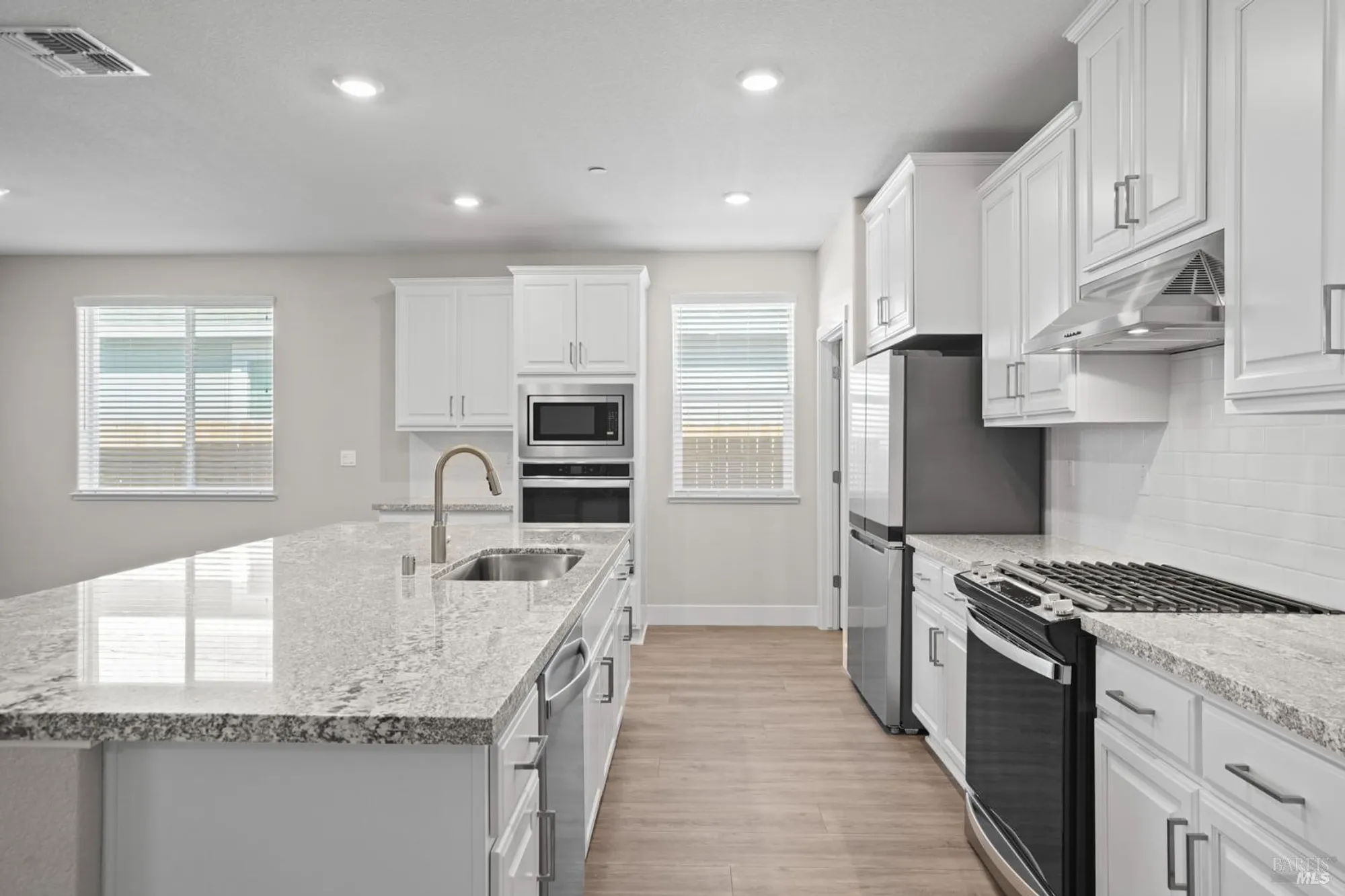 Property Slideshow image 9 of 28 | 2260 rustic oak ln, Rio Vista, CA, 94571