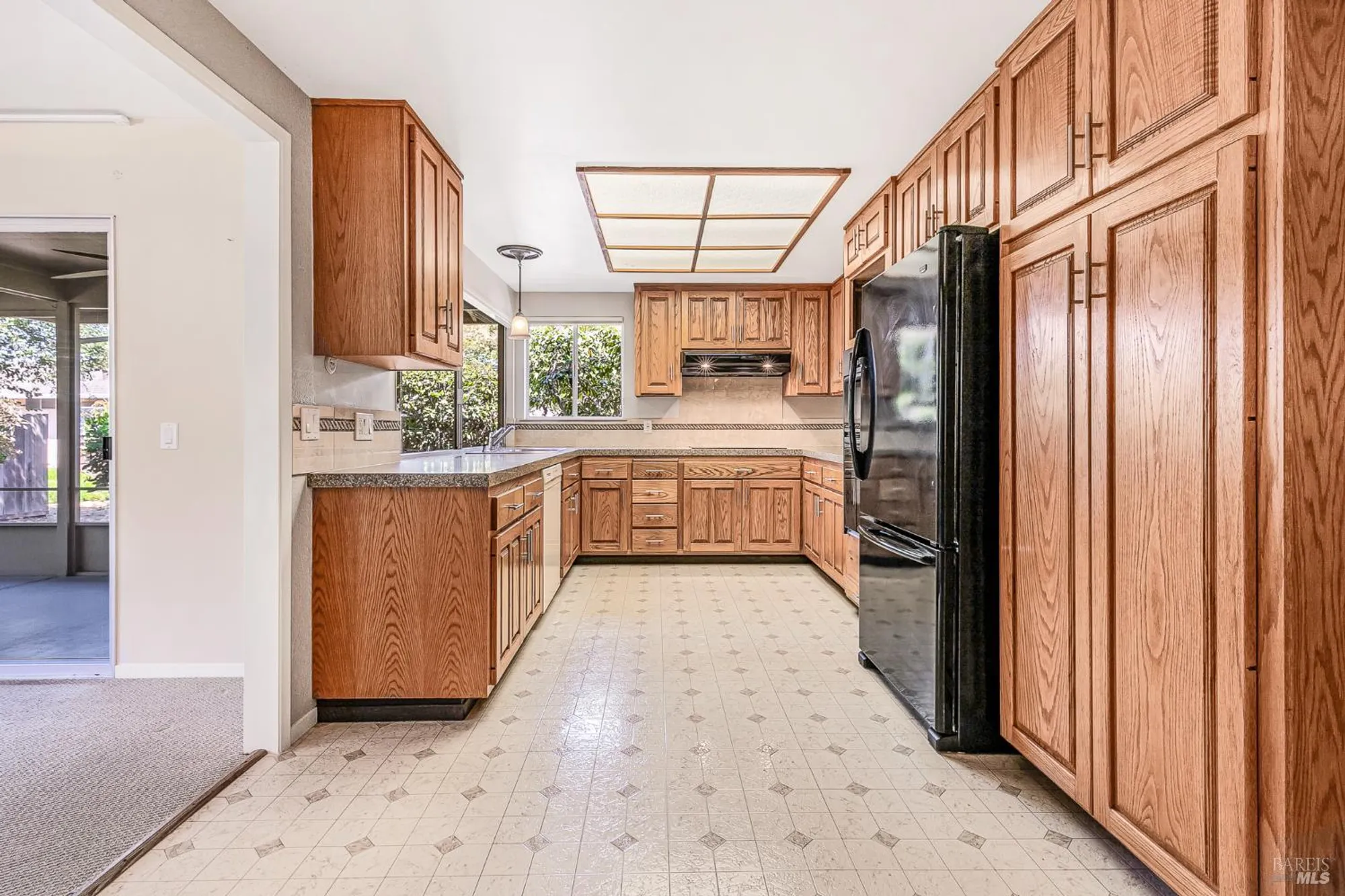 Property Slideshow image 13 of 44 | 447 meadowgreen dr, Santa Rosa, CA, 95409