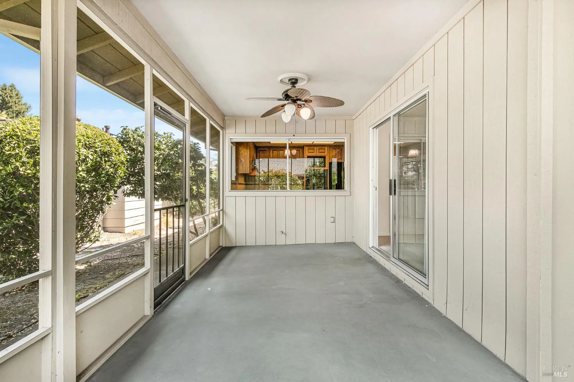 Property Slideshow image 33 of 44 | 447 meadowgreen dr, Santa Rosa, CA, 95409