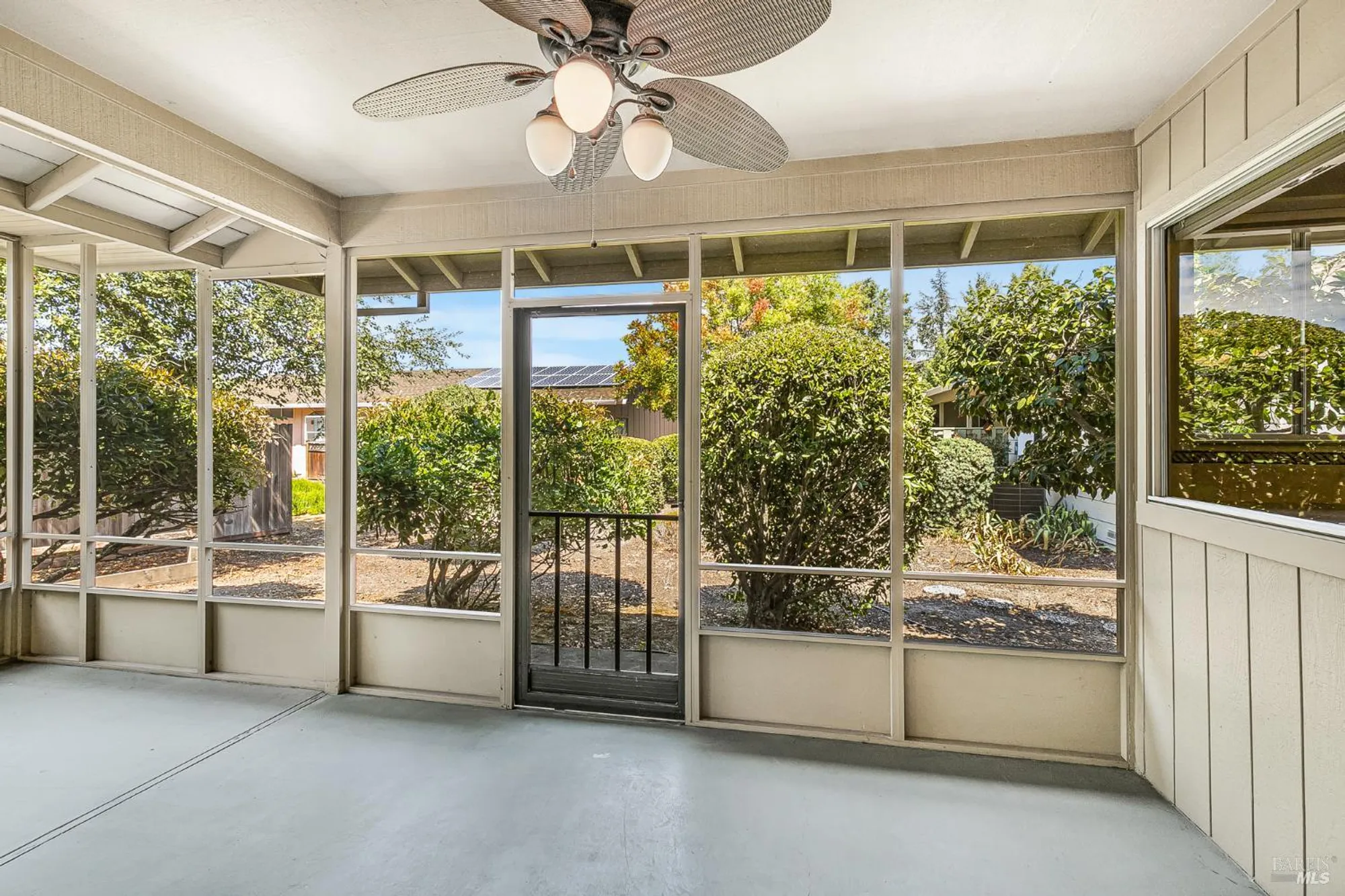 Property Slideshow image 30 of 44 | 447 meadowgreen dr, Santa Rosa, CA, 95409