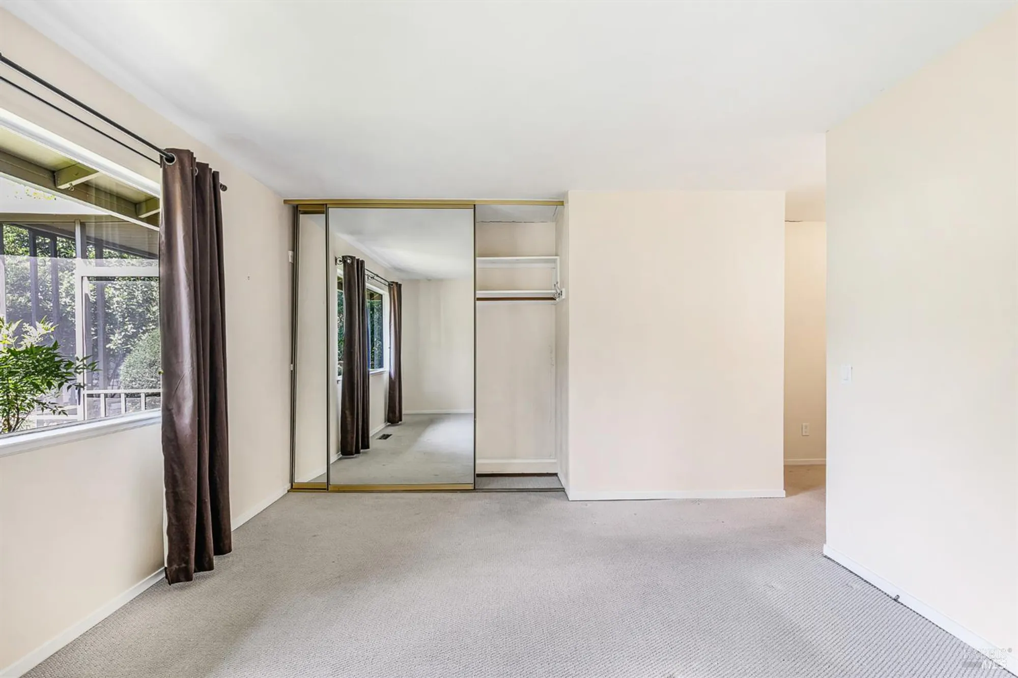 Property Slideshow image 27 of 44 | 447 meadowgreen dr, Santa Rosa, CA, 95409