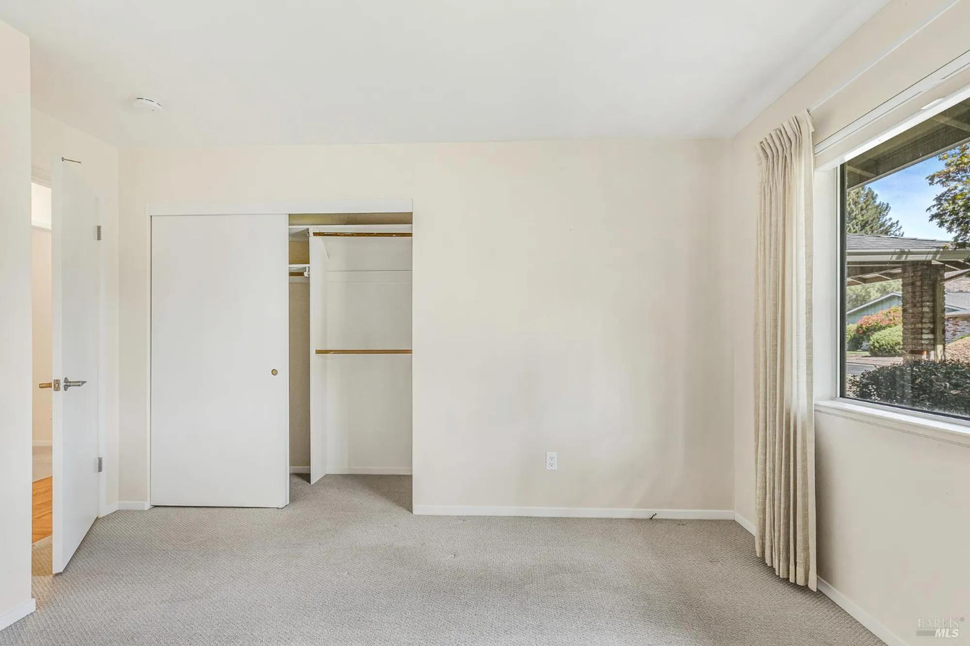 Property Slideshow image 21 of 44 | 447 meadowgreen dr, Santa Rosa, CA, 95409