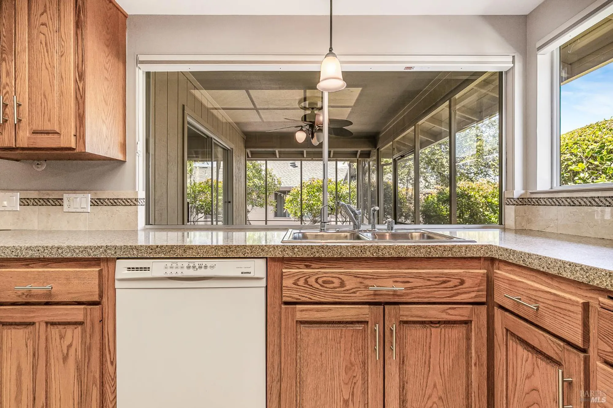 Property Slideshow image 14 of 44 | 447 meadowgreen dr, Santa Rosa, CA, 95409