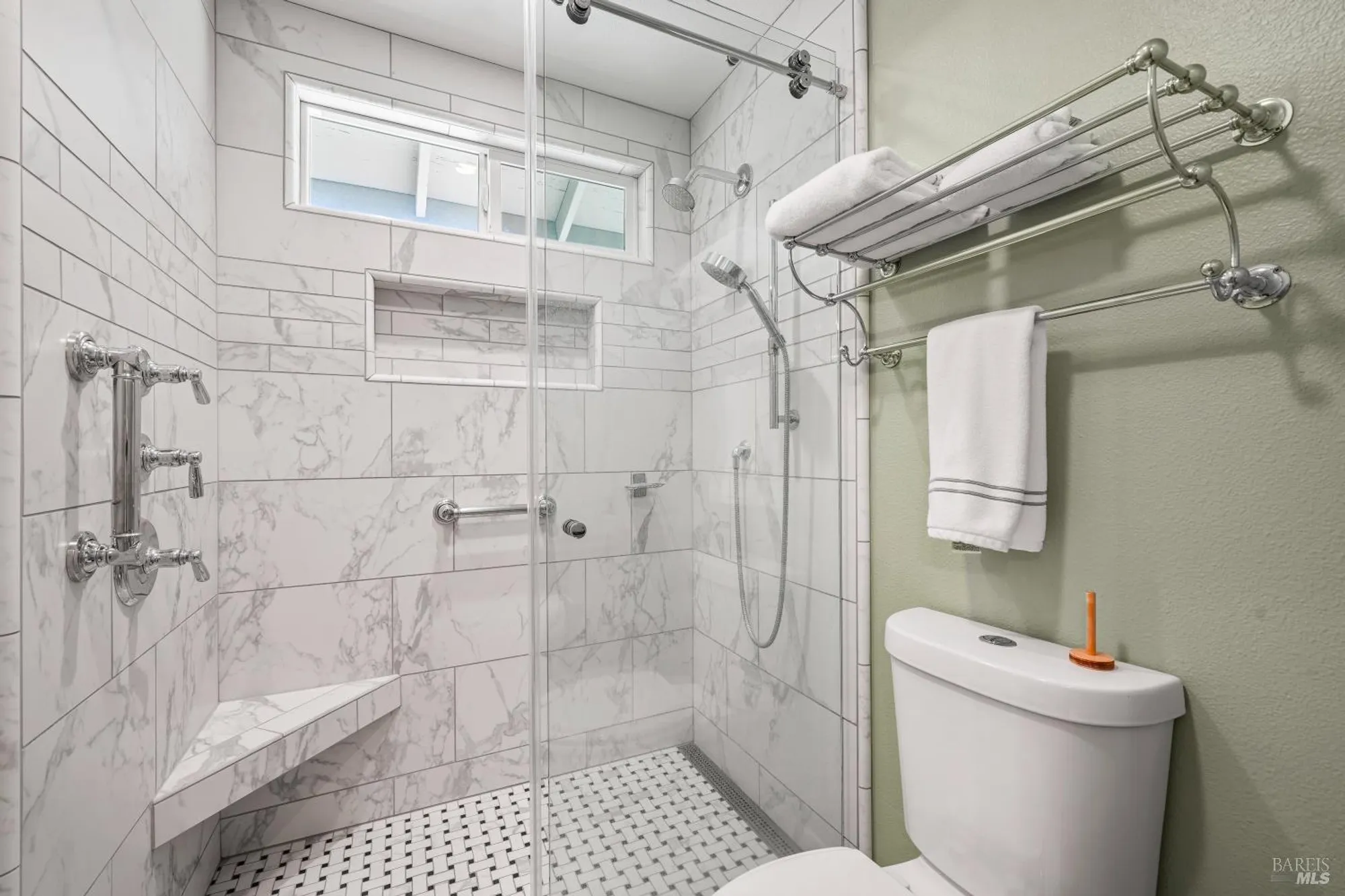 Property Slideshow image 17 of 44 | 6493 meadowridge ct, Santa Rosa, CA, 95409