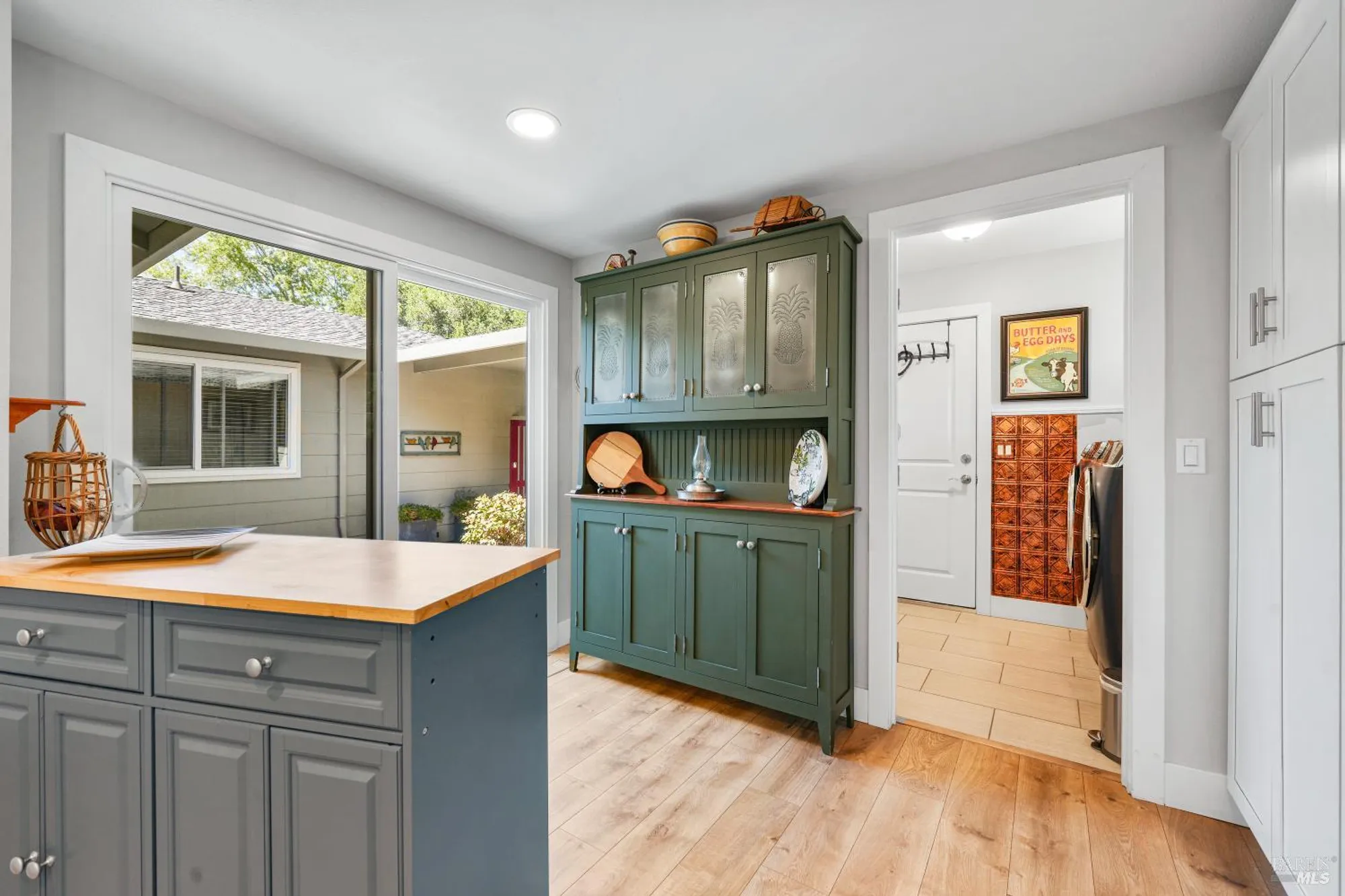 Property Slideshow image 11 of 44 | 6493 meadowridge ct, Santa Rosa, CA, 95409