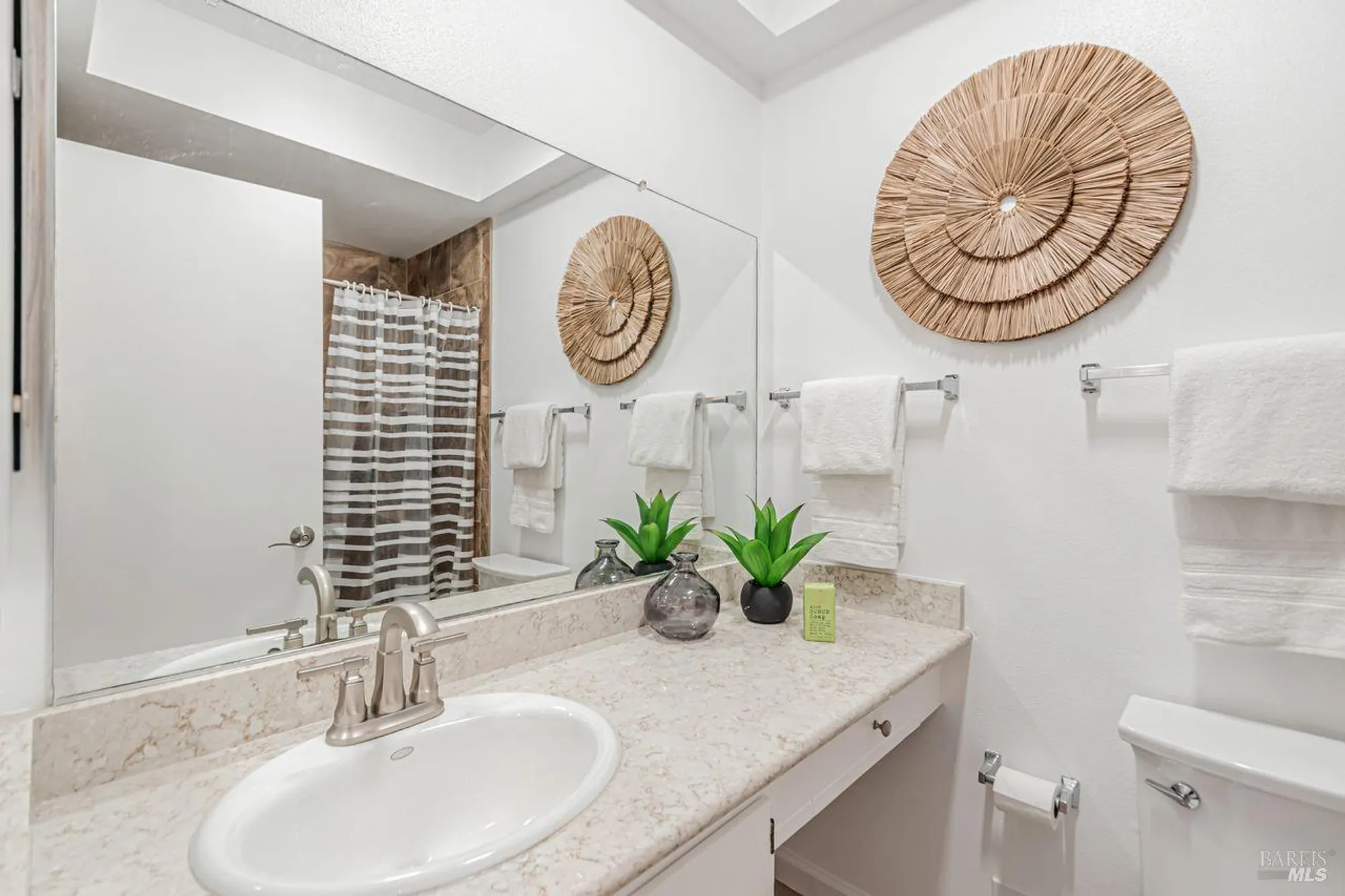 Property Slideshow image 17 of 24 | 12 meadowgreen cir, Santa Rosa, CA, 95409