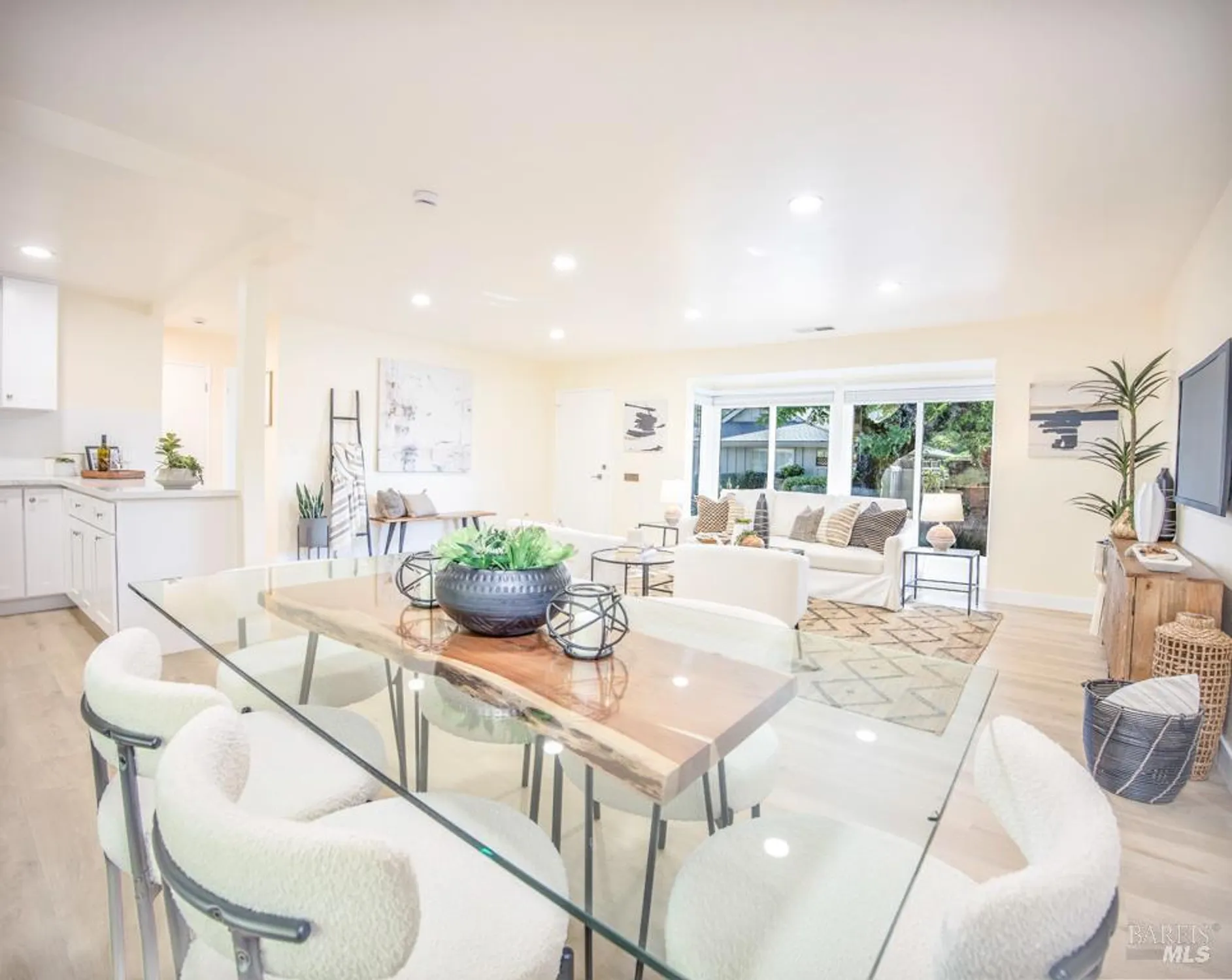 Property Slideshow image 12 of 29 | 4 valley green st, Santa Rosa, CA, 95409