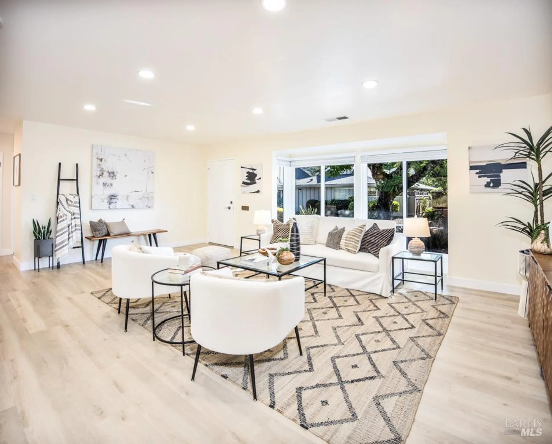 Property Slideshow image 7 of 29 | 4 valley green st, Santa Rosa, CA, 95409