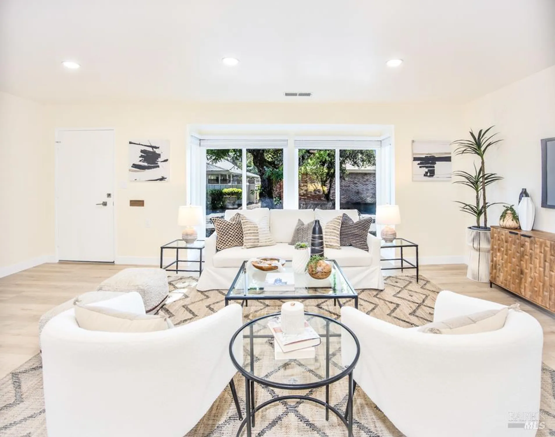 Property Slideshow image 6 of 29 | 4 valley green st, Santa Rosa, CA, 95409