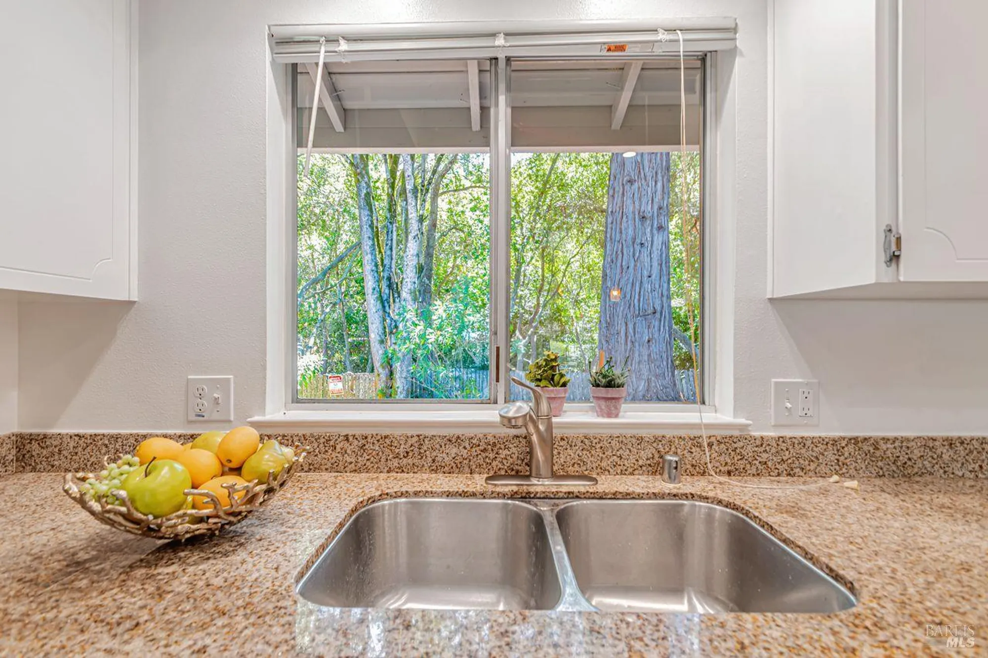 Property Slideshow image 9 of 24 | 12 meadowgreen cir, Santa Rosa, CA, 95409