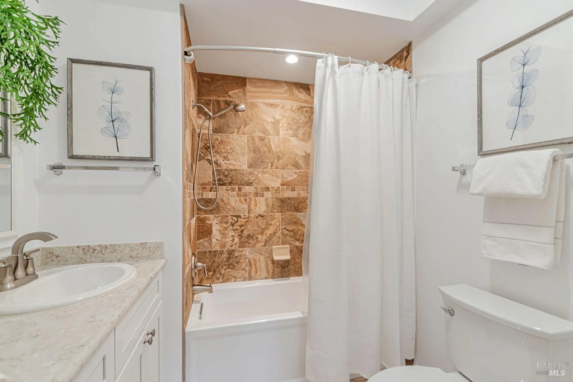 Property Slideshow image 14 of 24 | 12 meadowgreen cir, Santa Rosa, CA, 95409