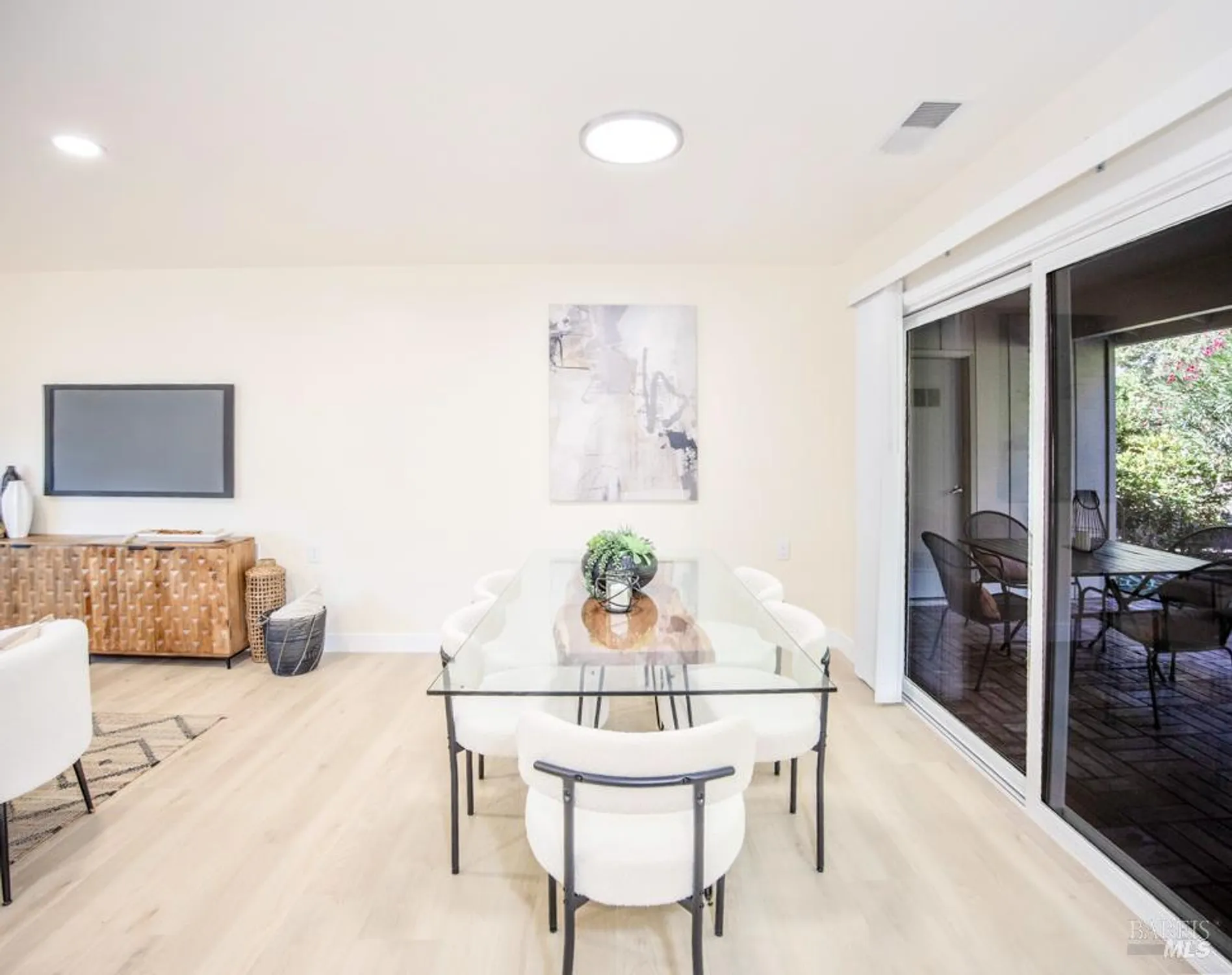 Property Slideshow image 11 of 29 | 4 valley green st, Santa Rosa, CA, 95409