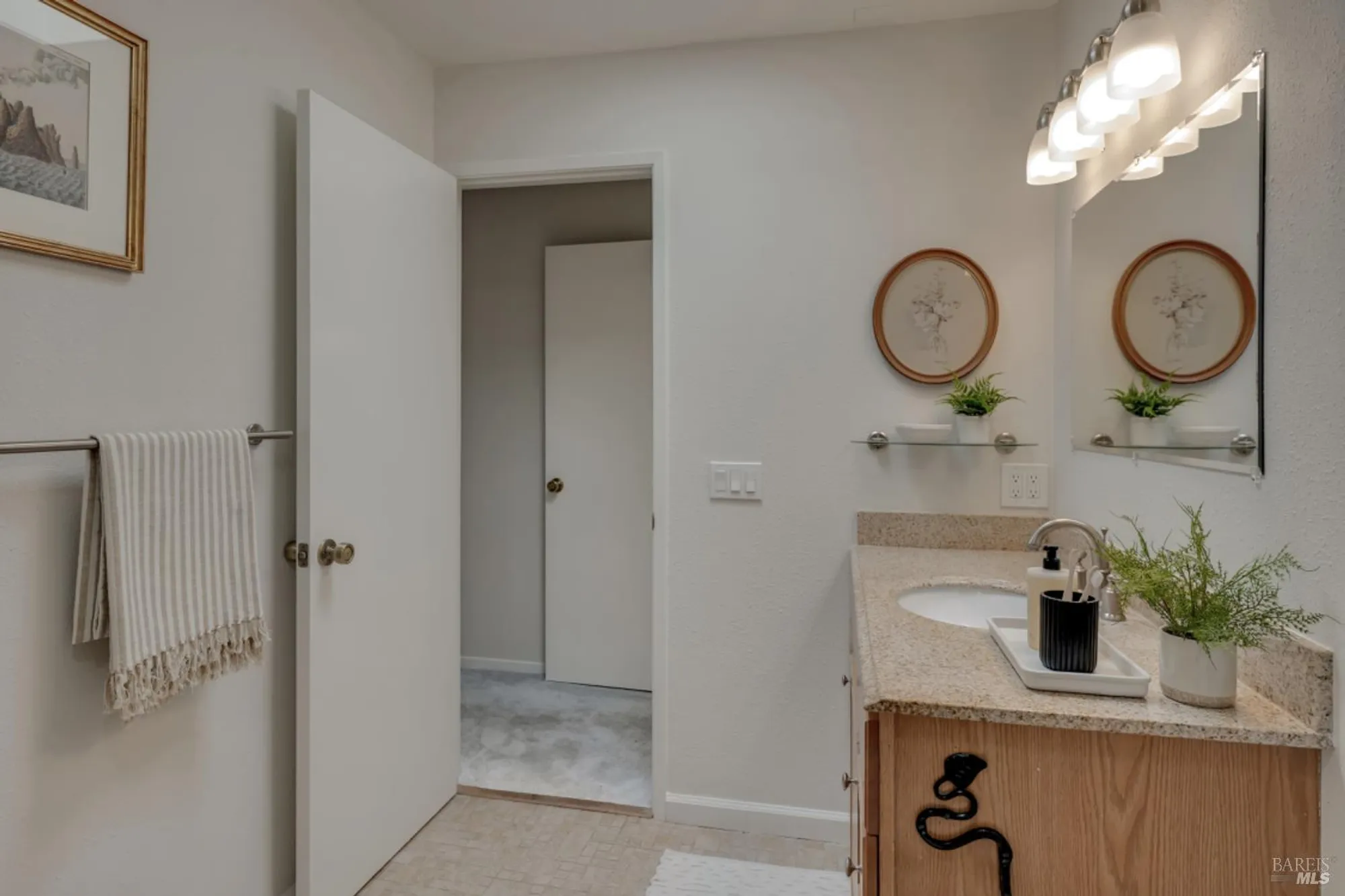 Property Slideshow image 33 of 44 | 20986 via colombard, Sonoma, CA, 95476