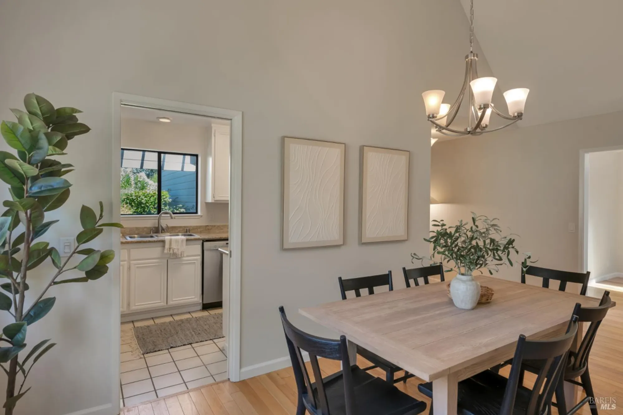 Property Slideshow image 17 of 44 | 20986 via colombard, Sonoma, CA, 95476