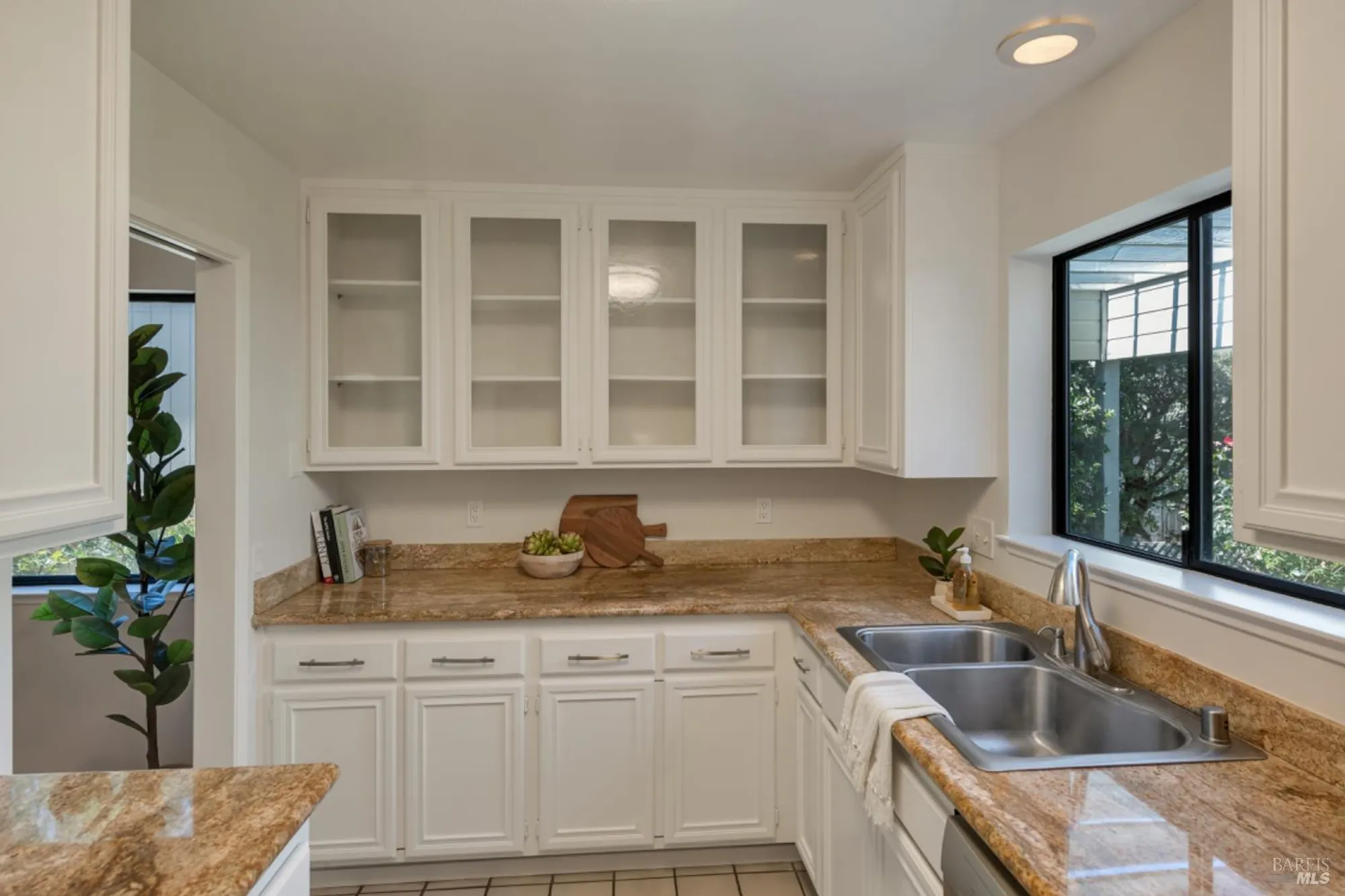 Property Slideshow image 19 of 44 | 20986 via colombard, Sonoma, CA, 95476