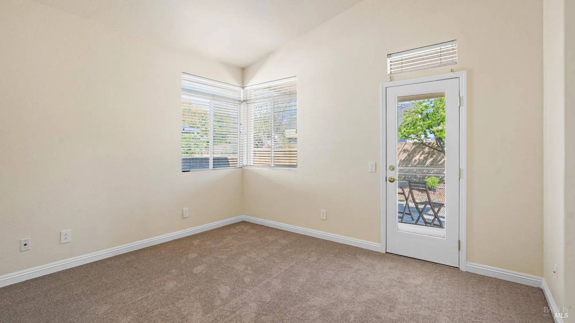Property Slideshow image 16 of 23 | 424 mandarin cir, Vacaville, CA, 95687