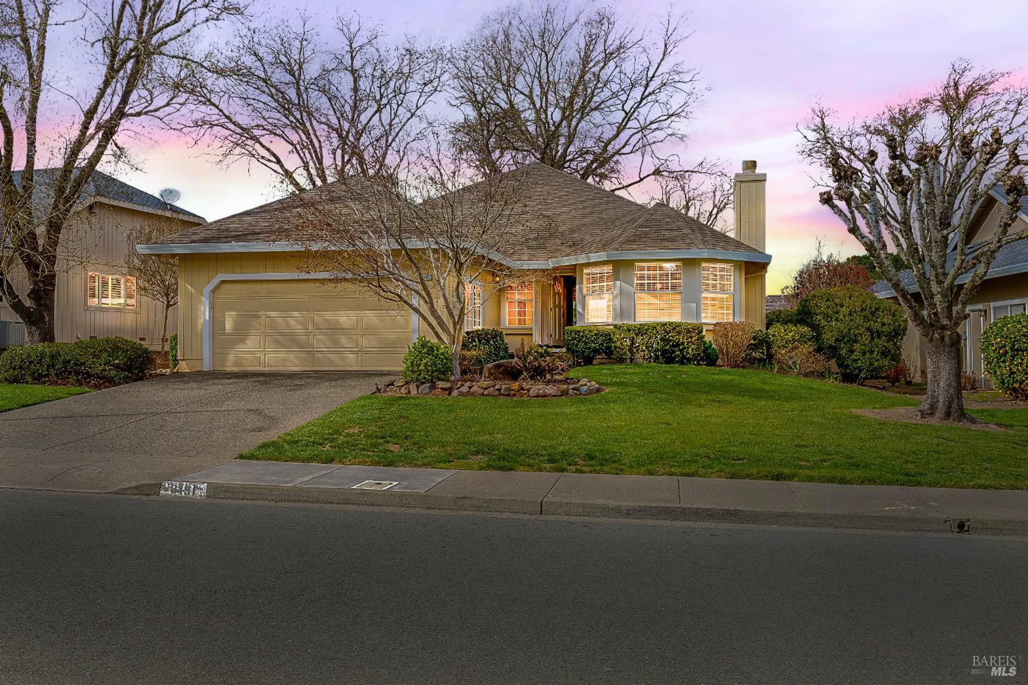 Property Slideshow image 2 of 62 | 8151 oakmont dr, Santa Rosa, CA, 95409