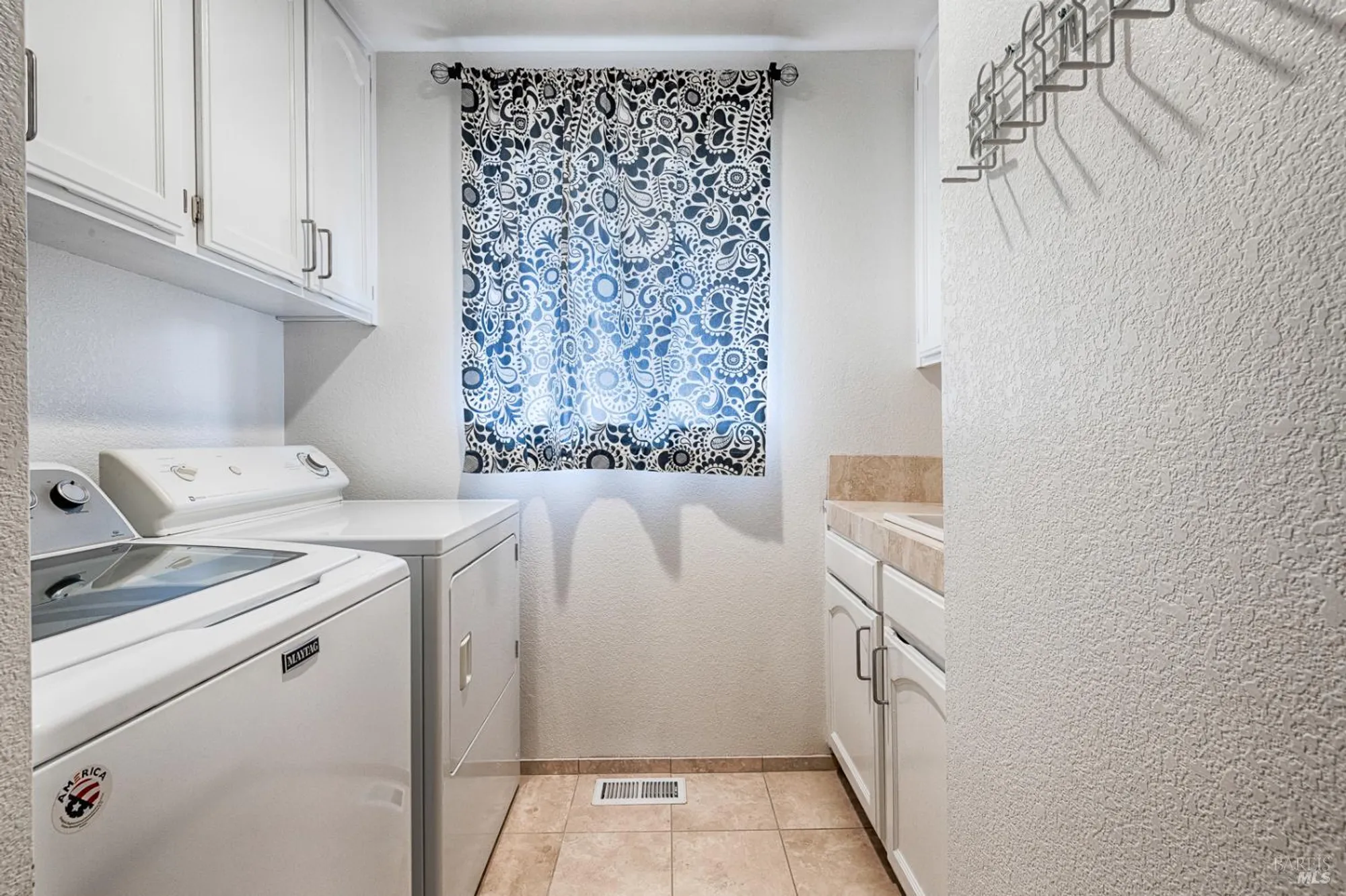 Property Slideshow image 32 of 62 | 8151 oakmont dr, Santa Rosa, CA, 95409