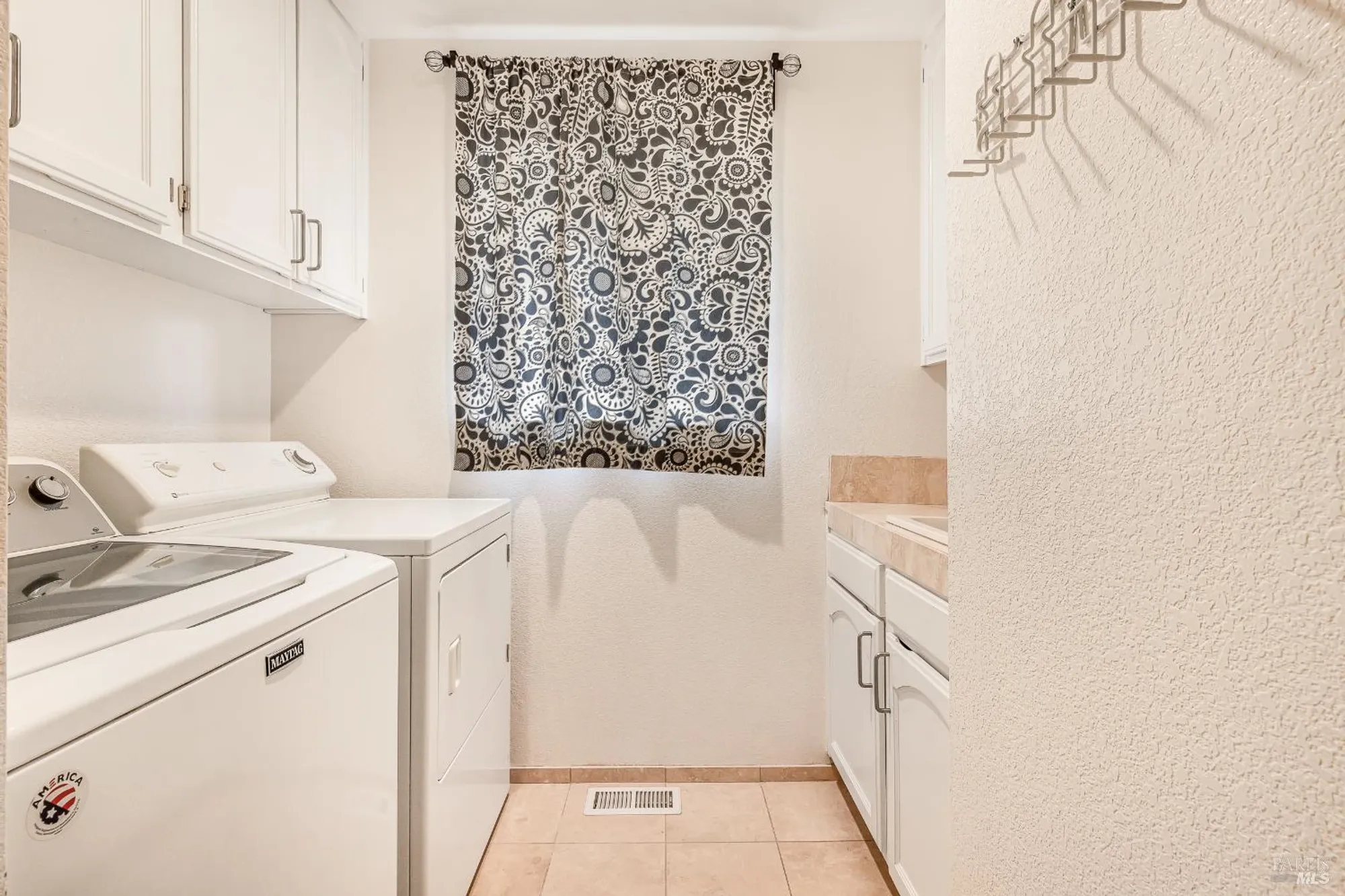 Property Slideshow image 33 of 62 | 8151 oakmont dr, Santa Rosa, CA, 95409