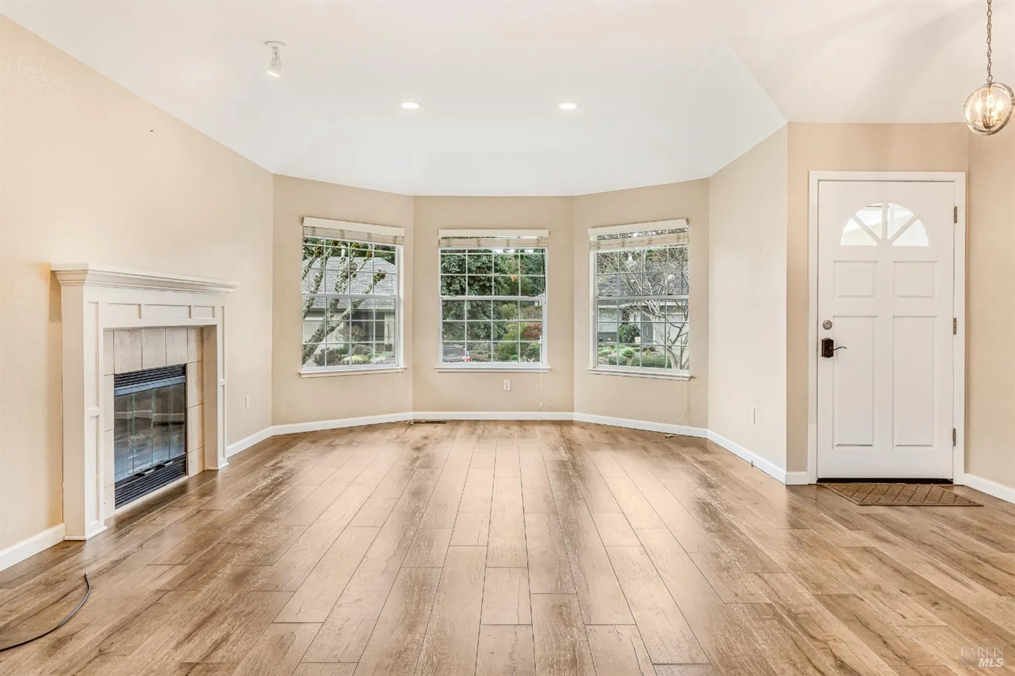 Property Slideshow image 11 of 62 | 8151 oakmont dr, Santa Rosa, CA, 95409