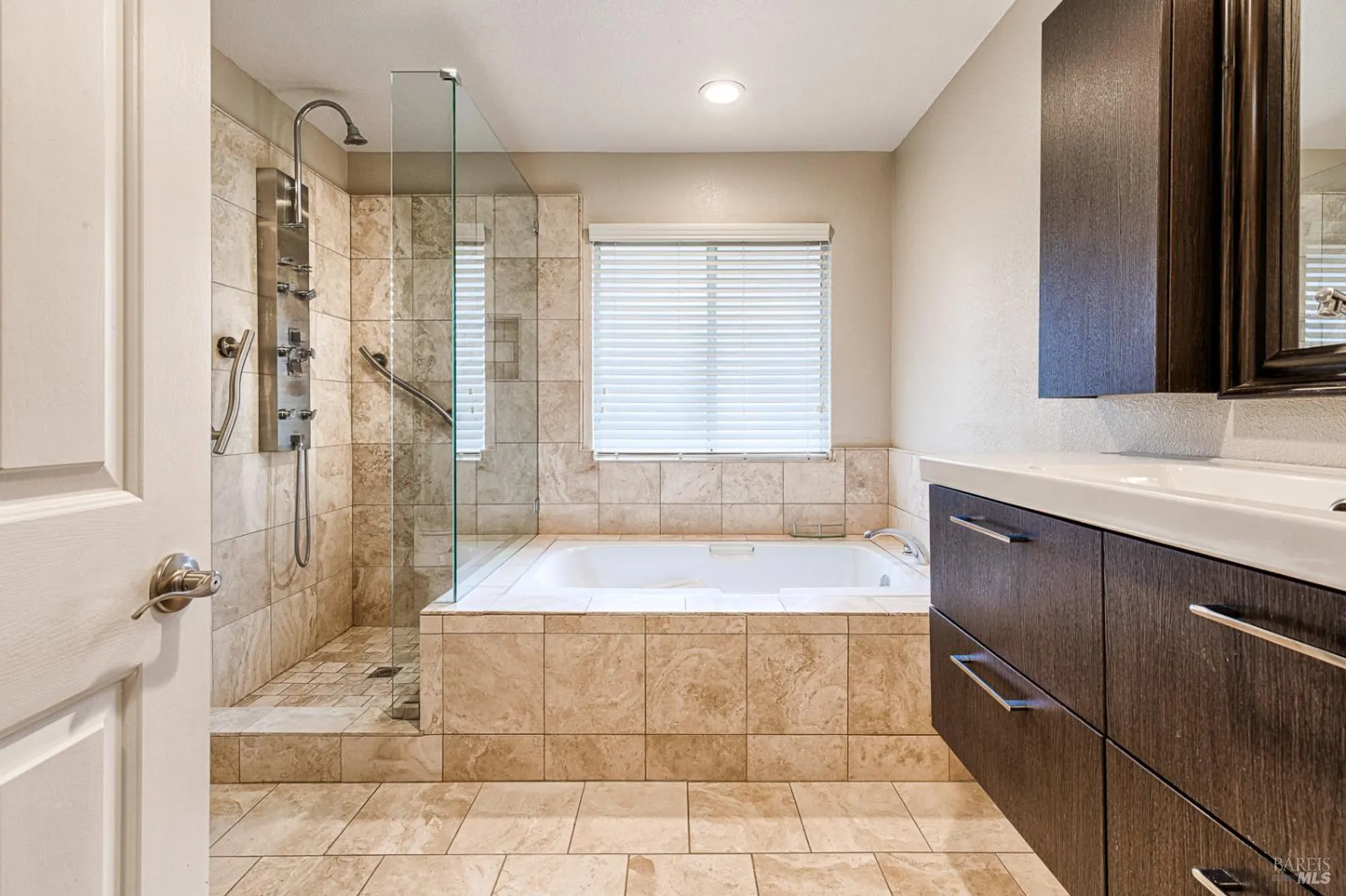 Property Slideshow image 49 of 62 | 8151 oakmont dr, Santa Rosa, CA, 95409