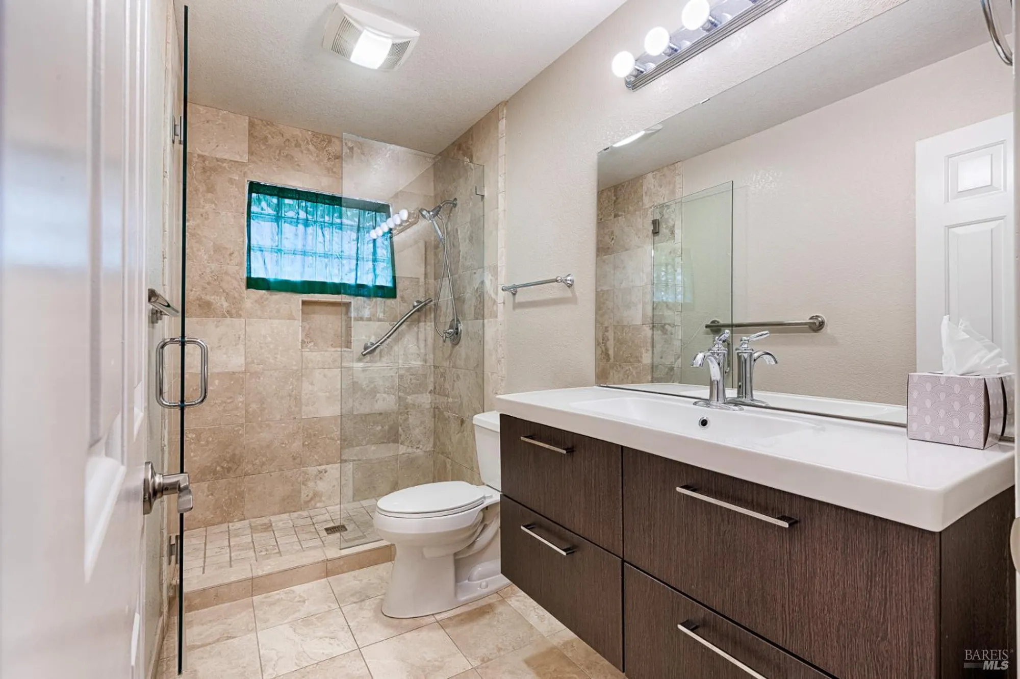 Property Slideshow image 45 of 62 | 8151 oakmont dr, Santa Rosa, CA, 95409