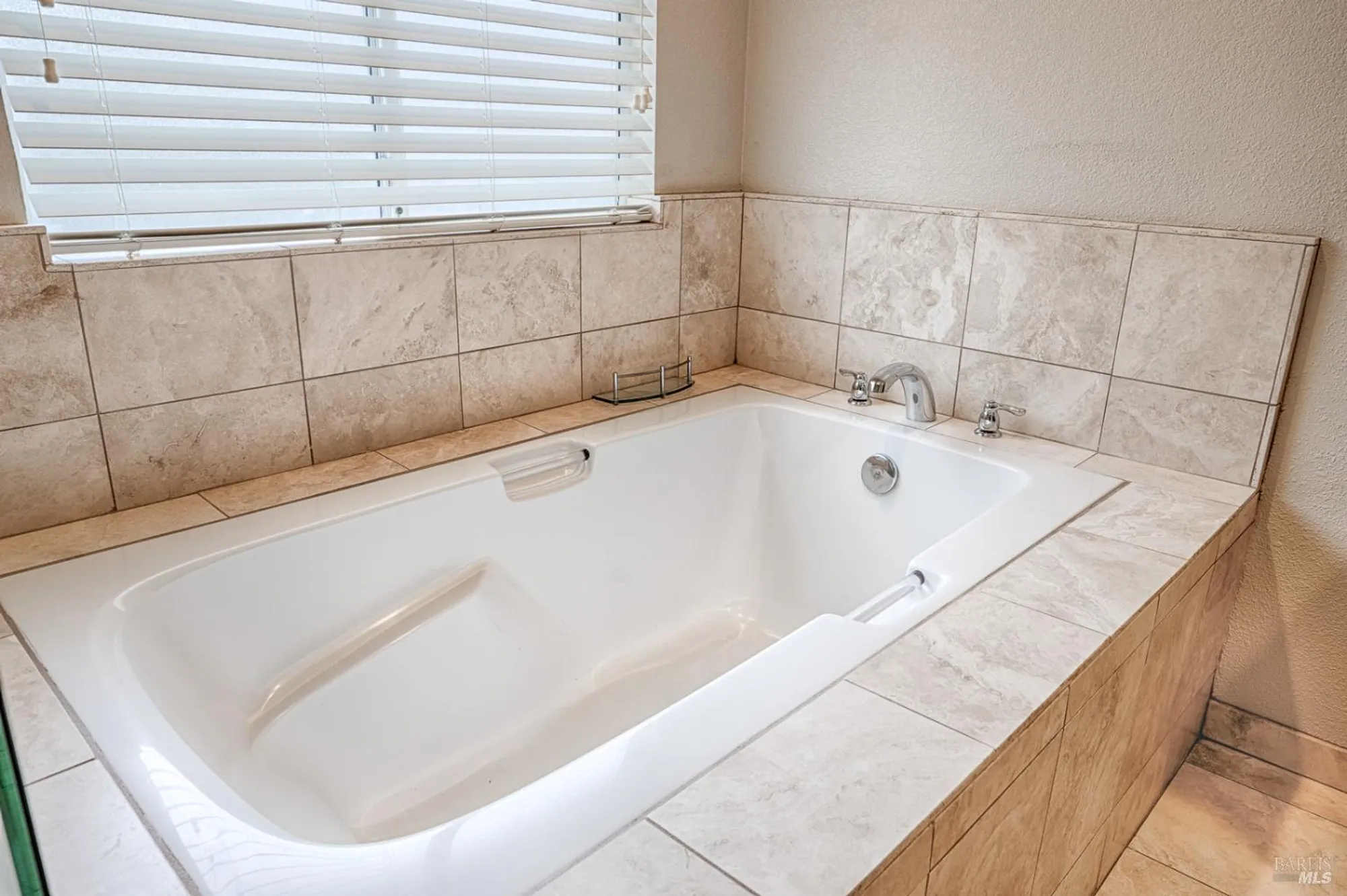 Property Slideshow image 54 of 62 | 8151 oakmont dr, Santa Rosa, CA, 95409