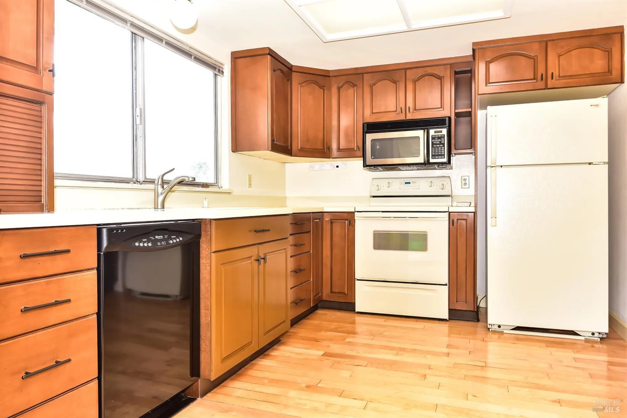 Property Slideshow image 13 of 37 | 20772 temelec dr, Sonoma, CA, 95476