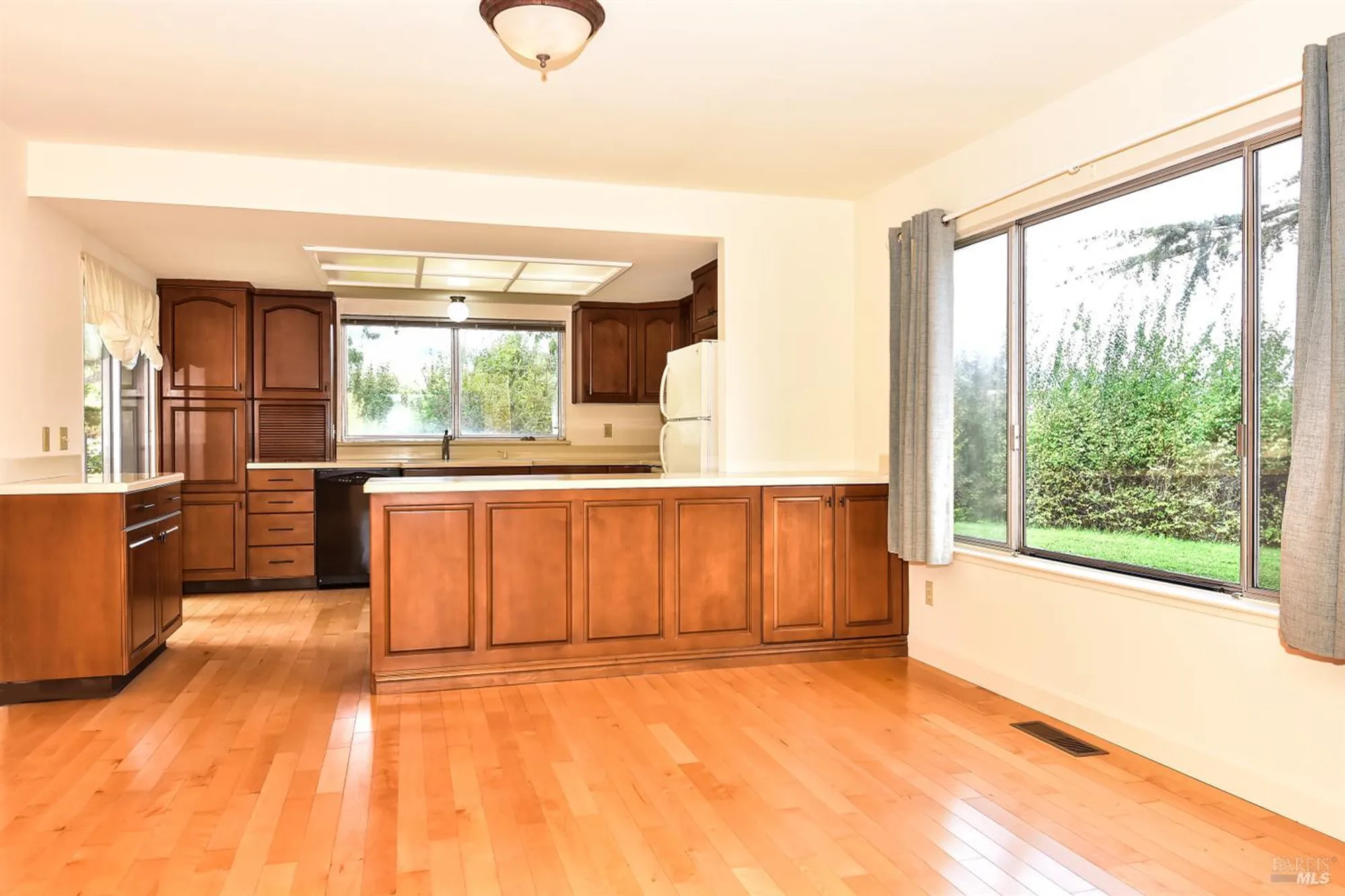 Property Slideshow image 9 of 37 | 20772 temelec dr, Sonoma, CA, 95476