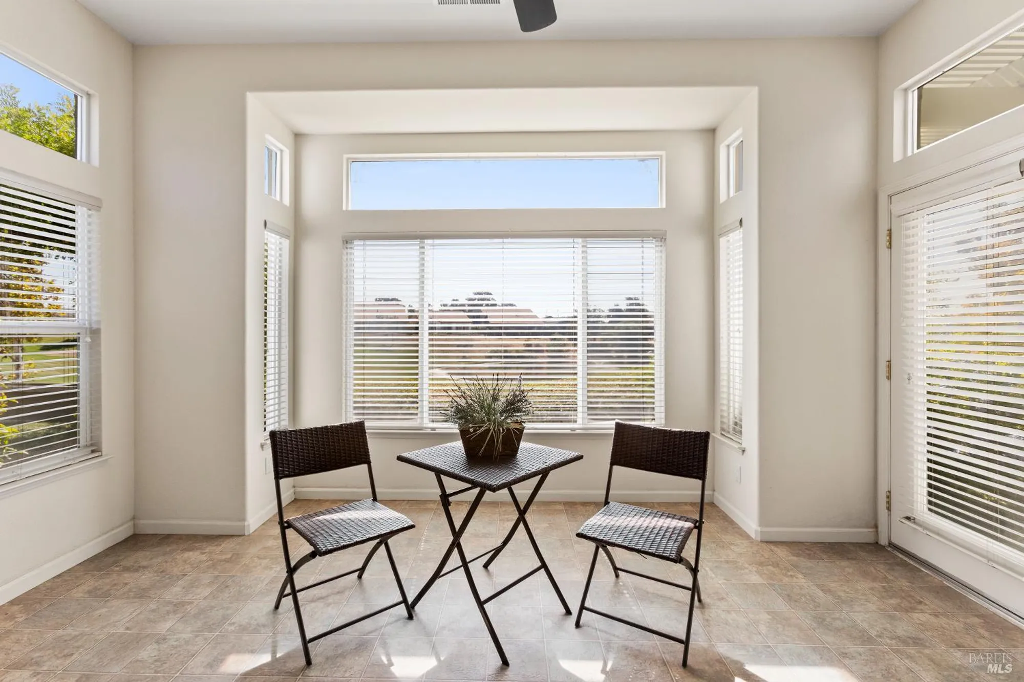 Property Slideshow image 32 of 69 | 319 cedar ridge dr, Rio Vista, CA, 94571