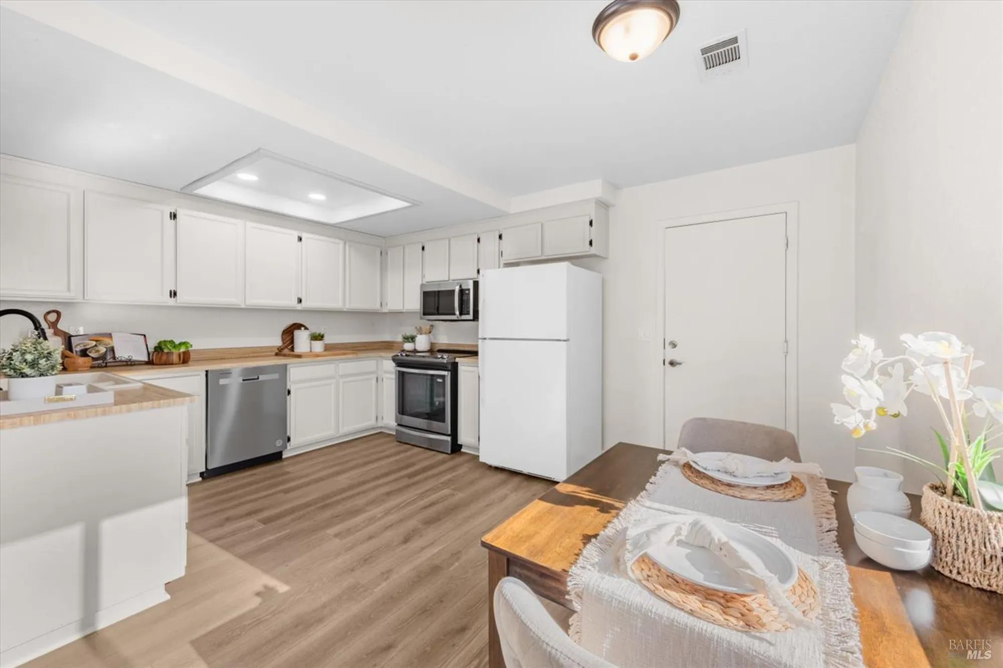 Property Slideshow image 13 of 49 | 107 inyo ct, Vacaville, CA, 95687