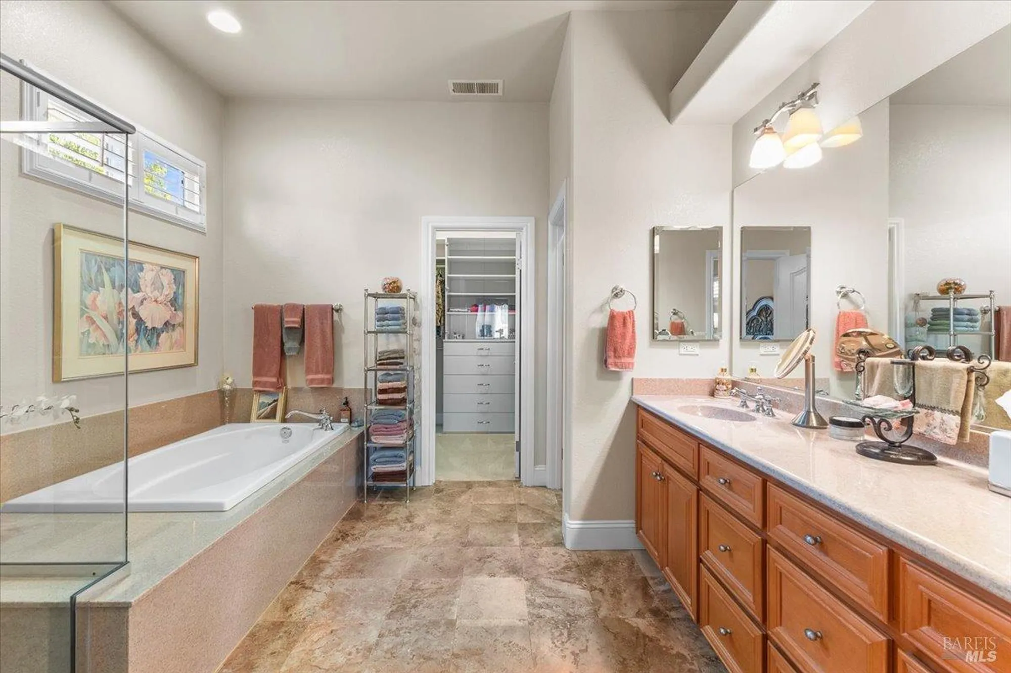 Property Slideshow image 33 of 44 | 9229 oak trail cir, Santa Rosa, CA, 95409