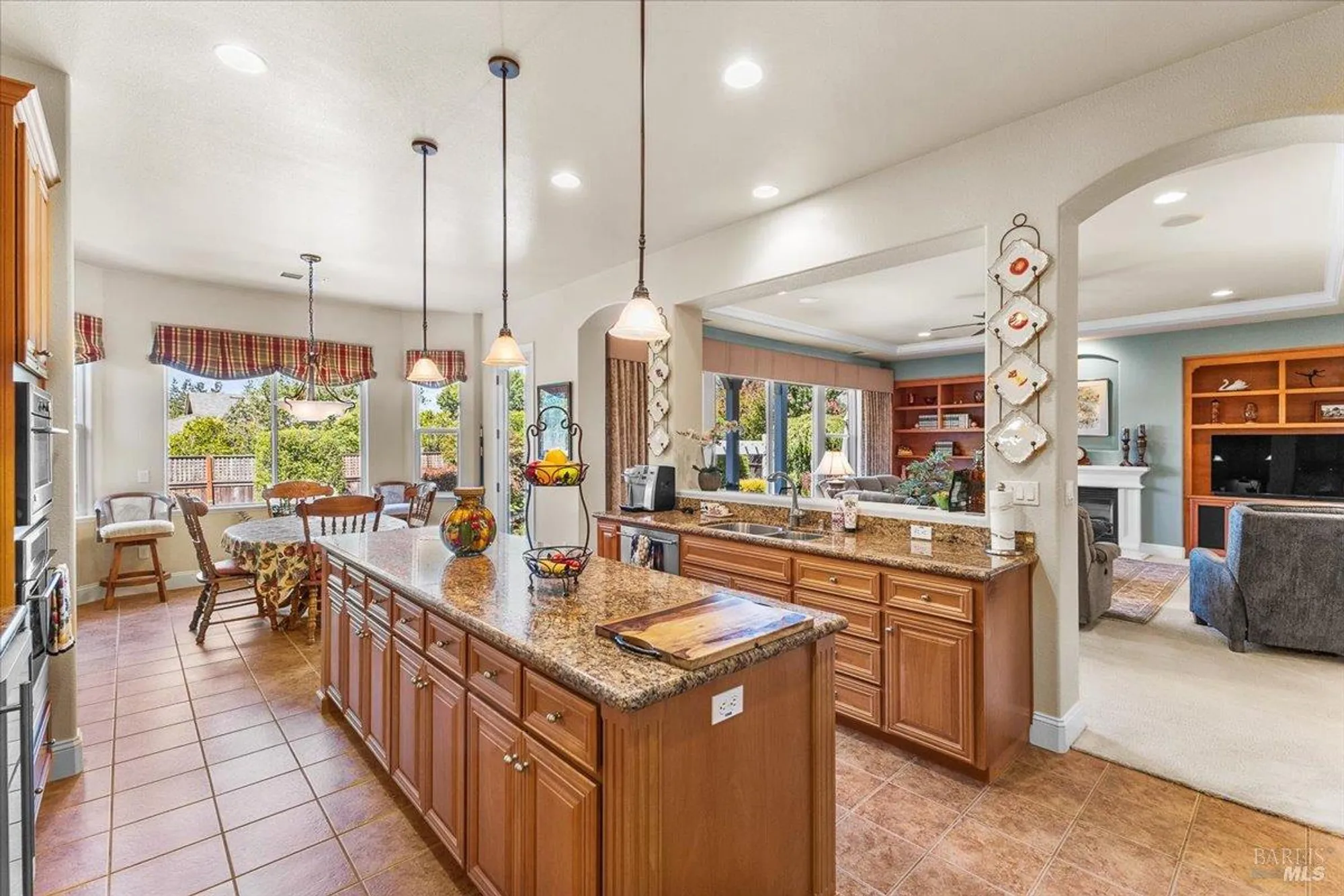 Property Slideshow image 19 of 44 | 9229 oak trail cir, Santa Rosa, CA, 95409