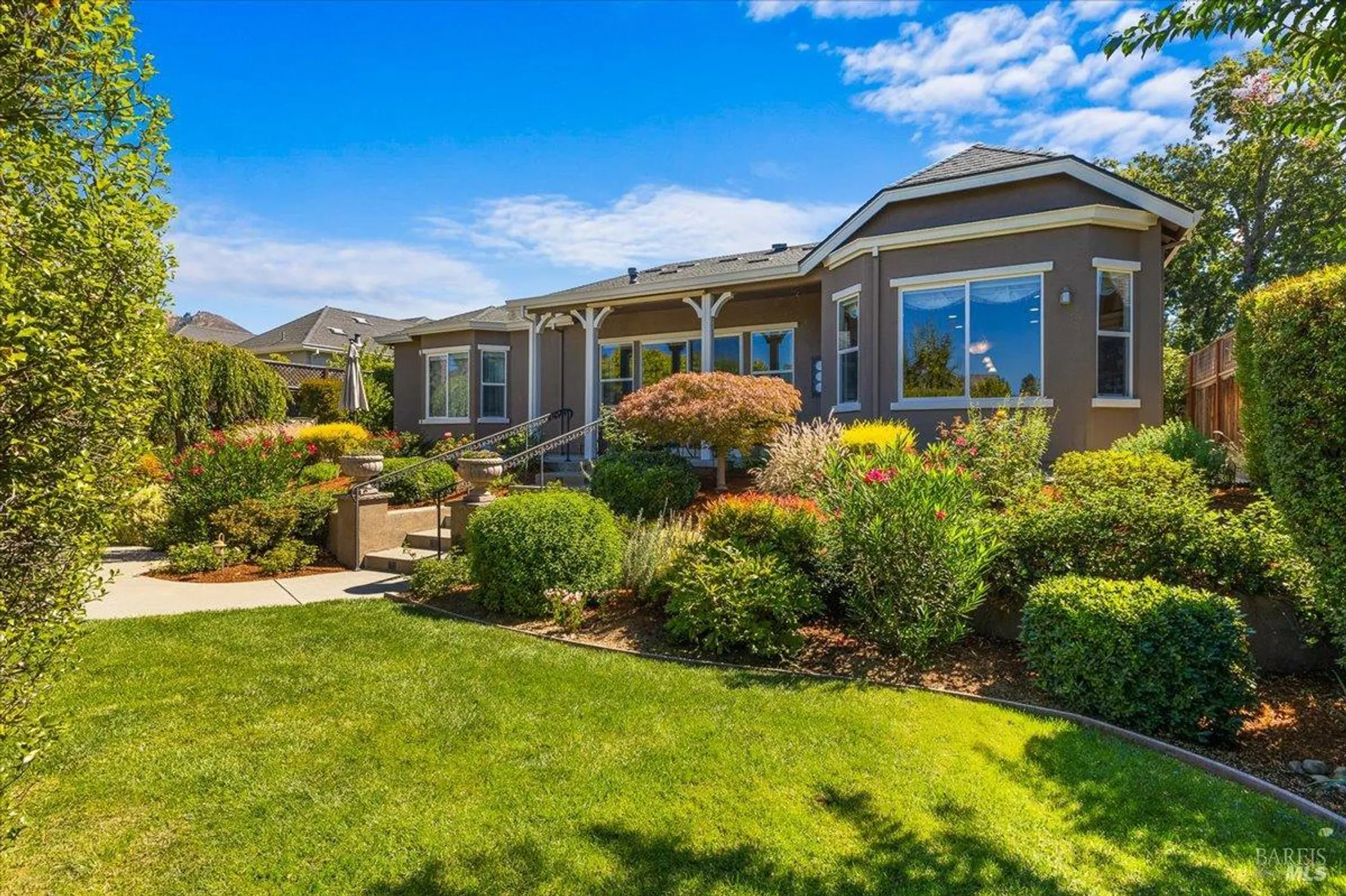 Property Slideshow image 4 of 44 | 9229 oak trail cir, Santa Rosa, CA, 95409