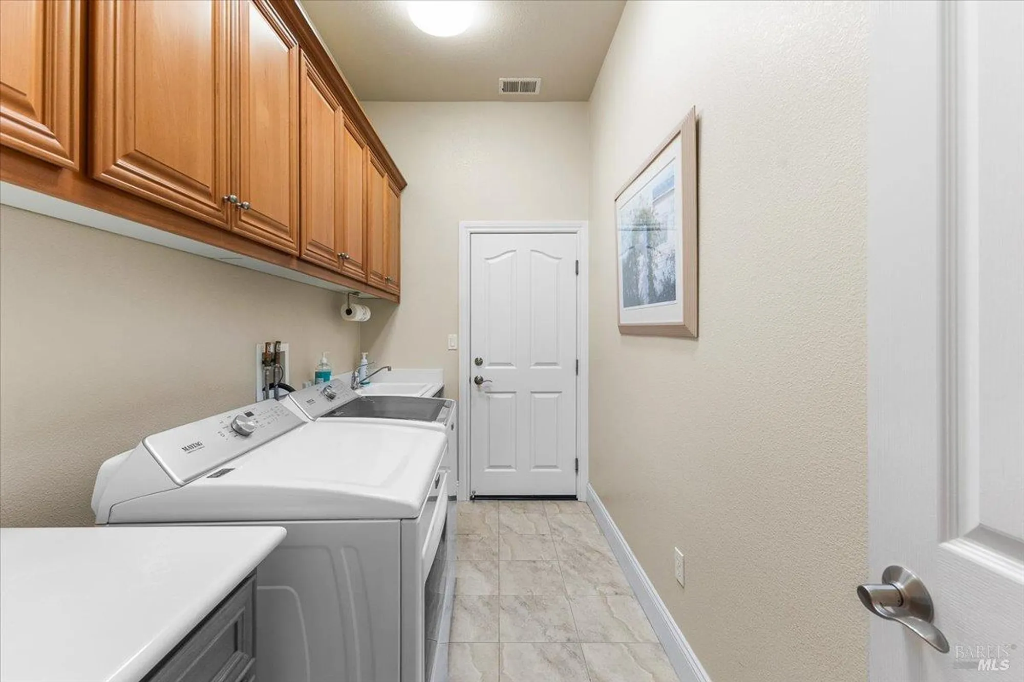 Property Slideshow image 37 of 44 | 9229 oak trail cir, Santa Rosa, CA, 95409