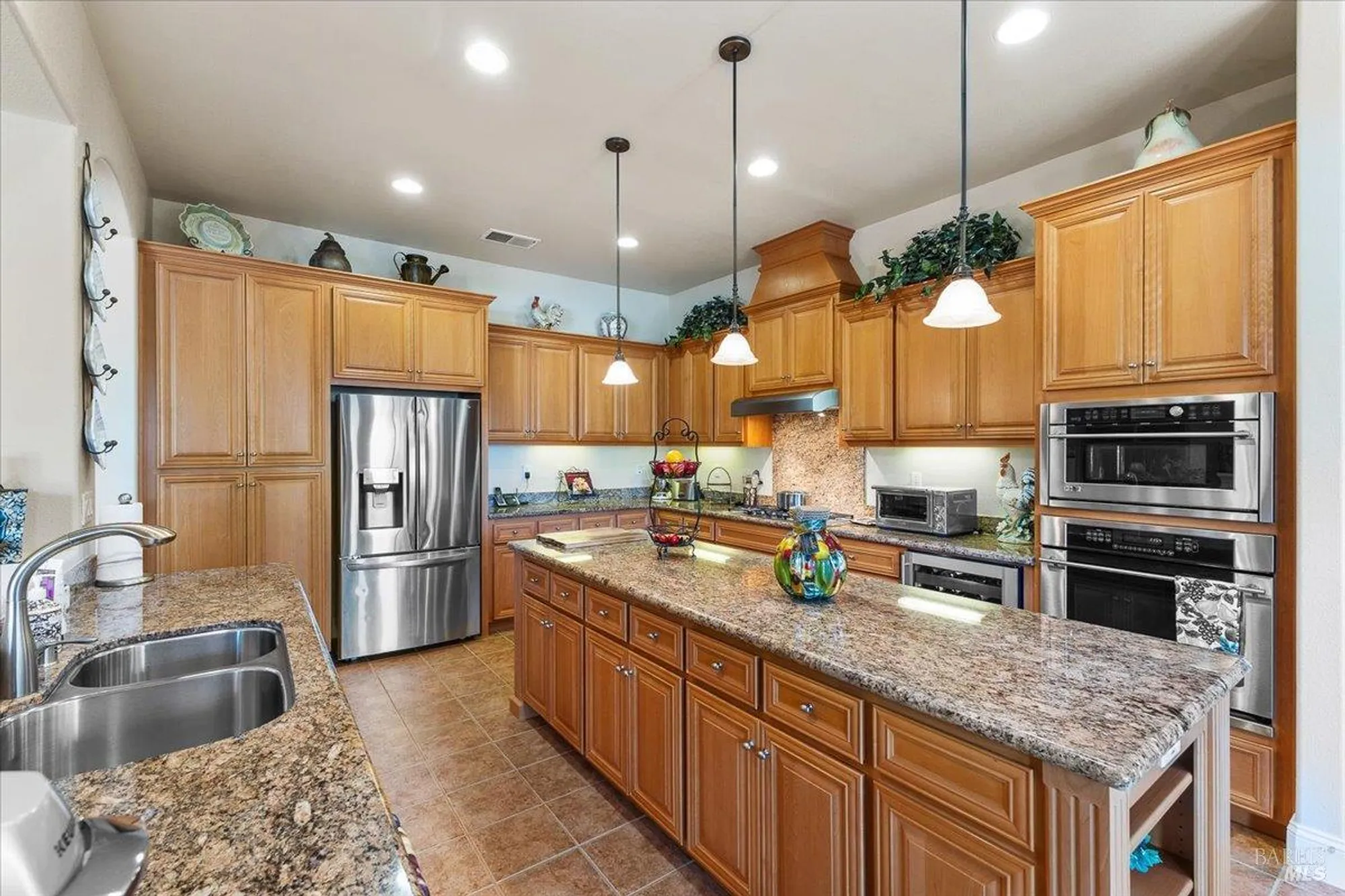 Property Slideshow image 21 of 44 | 9229 oak trail cir, Santa Rosa, CA, 95409