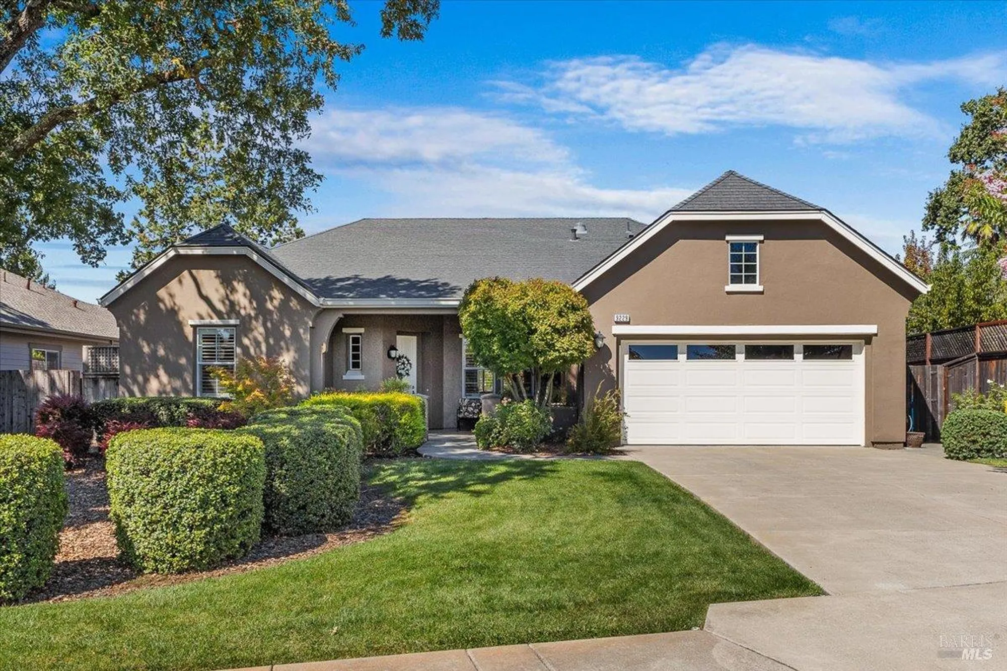 Property Slideshow image 1 of 44 | 9229 oak trail cir, Santa Rosa, CA, 95409