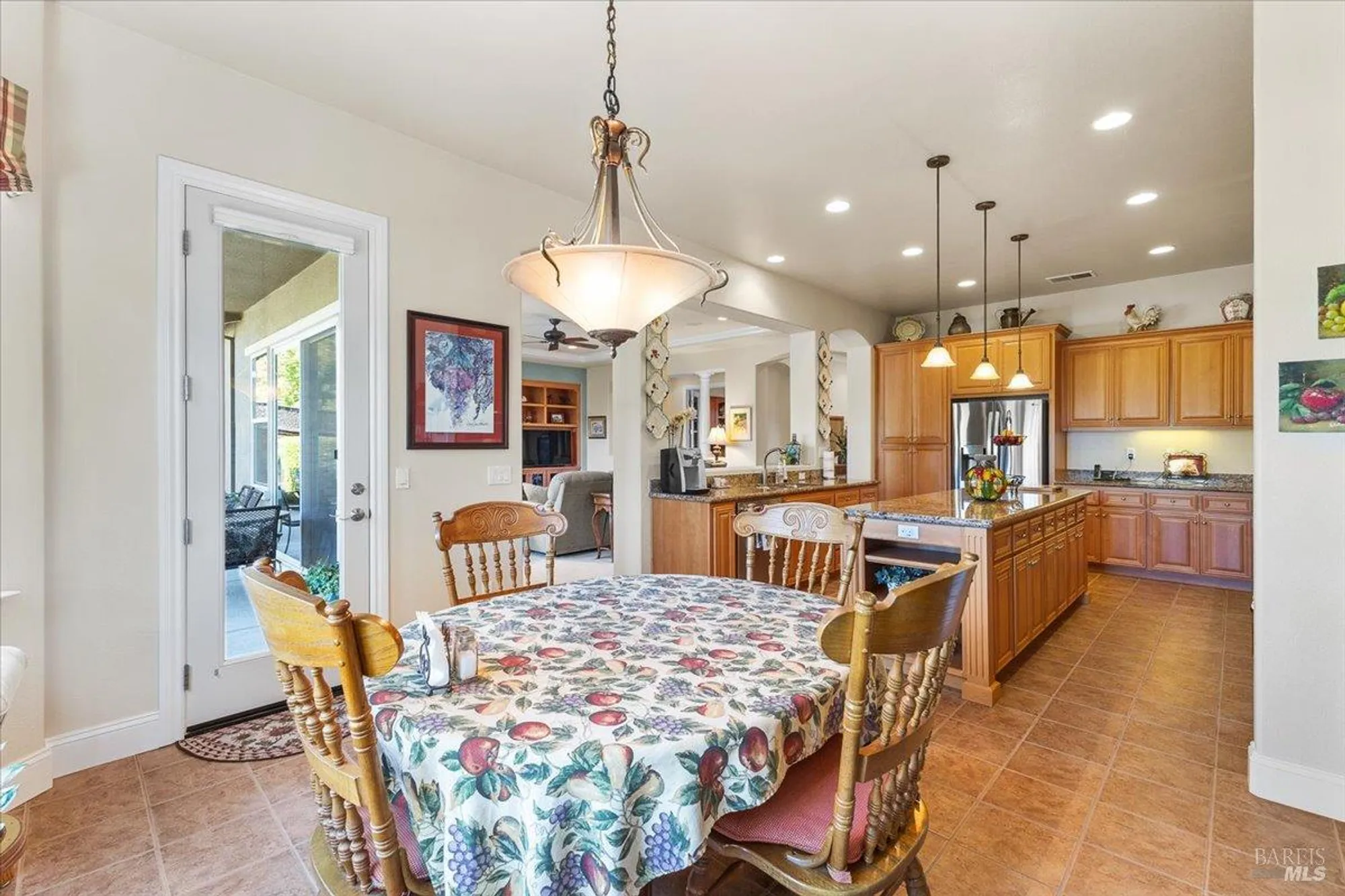 Property Slideshow image 25 of 44 | 9229 oak trail cir, Santa Rosa, CA, 95409