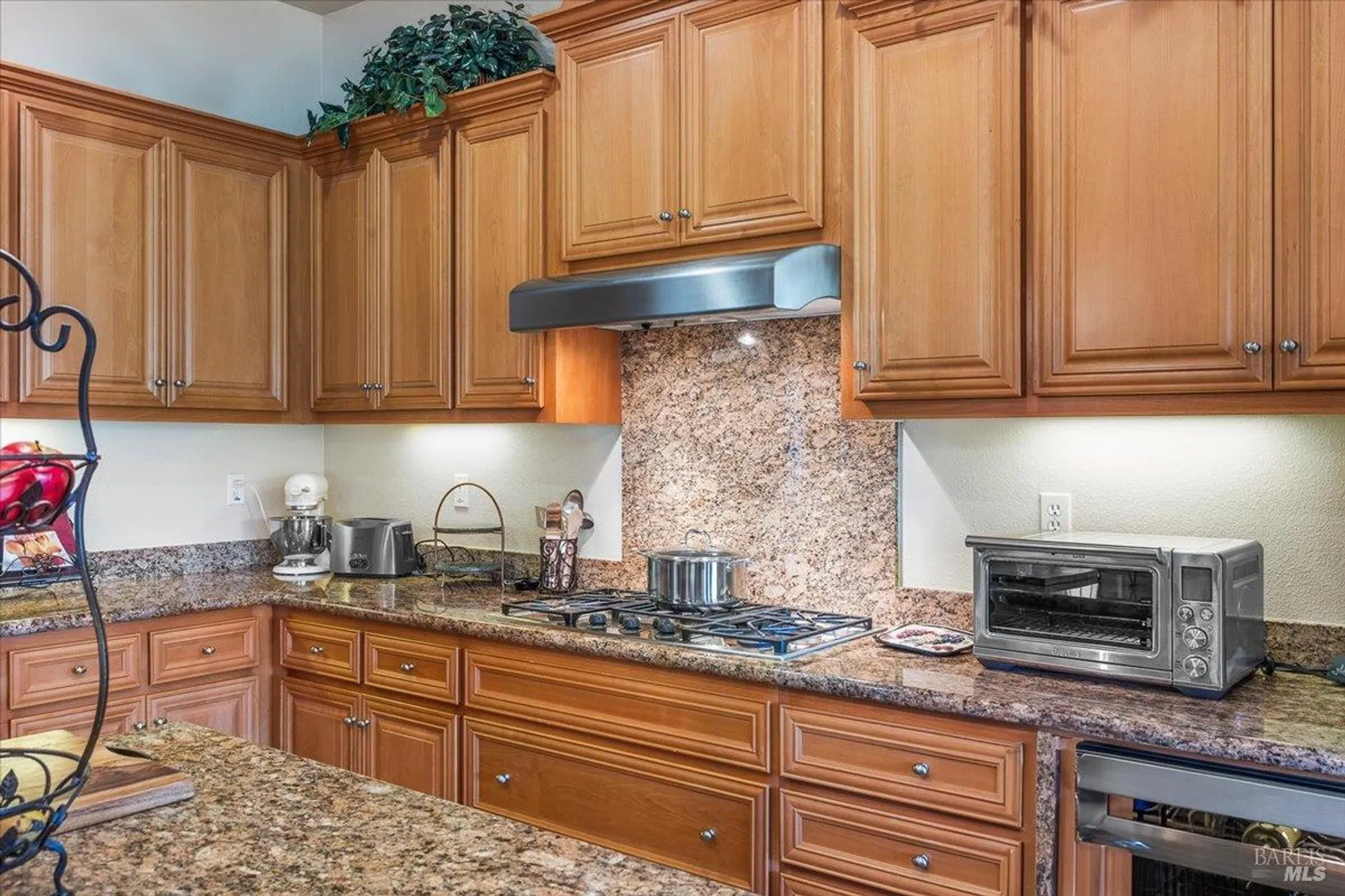 Property Slideshow image 22 of 44 | 9229 oak trail cir, Santa Rosa, CA, 95409