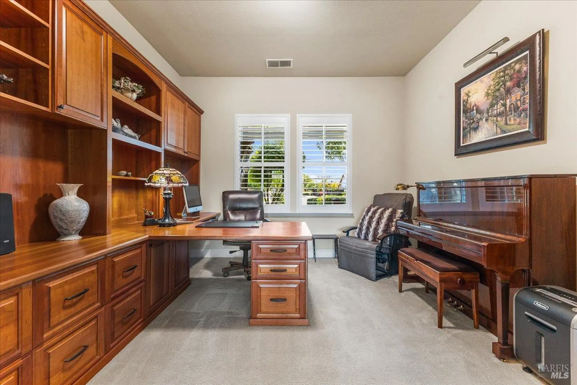 Property Slideshow image 15 of 44 | 9229 oak trail cir, Santa Rosa, CA, 95409