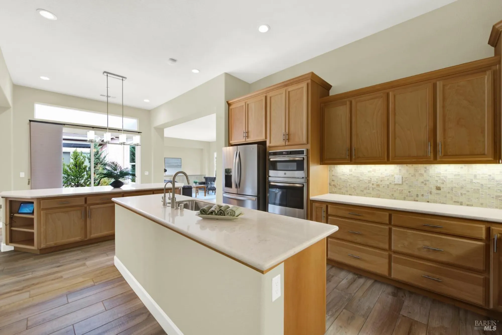 Property Slideshow image 12 of 41 | 377 waterwood dr, Rio Vista, CA, 94571