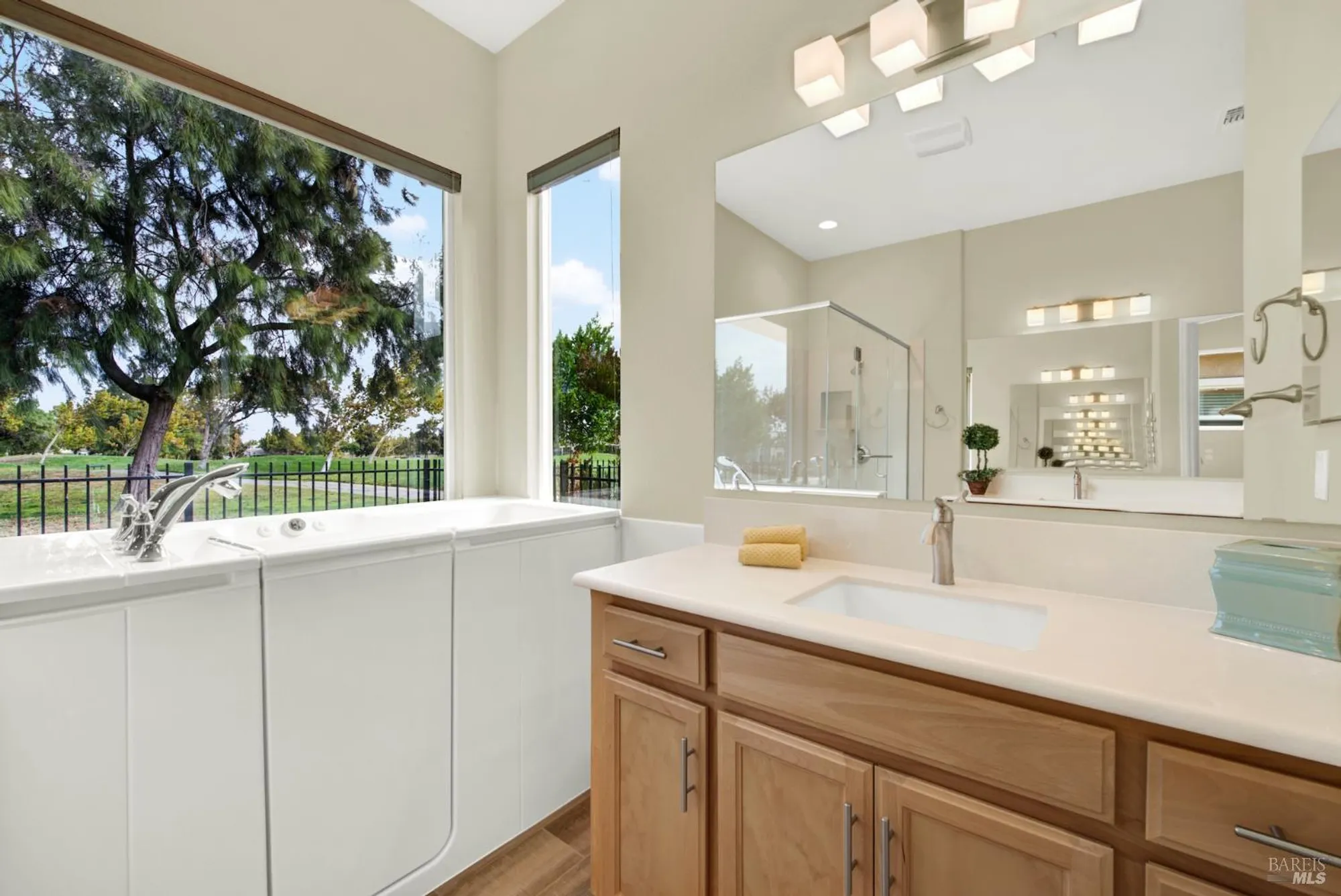 Property Slideshow image 24 of 41 | 377 waterwood dr, Rio Vista, CA, 94571