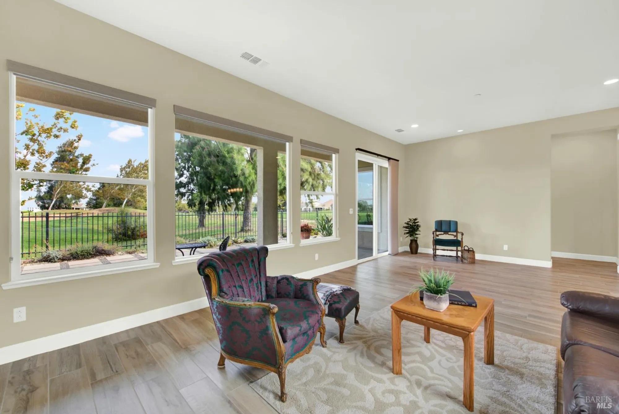 Property Slideshow image 14 of 41 | 377 waterwood dr, Rio Vista, CA, 94571