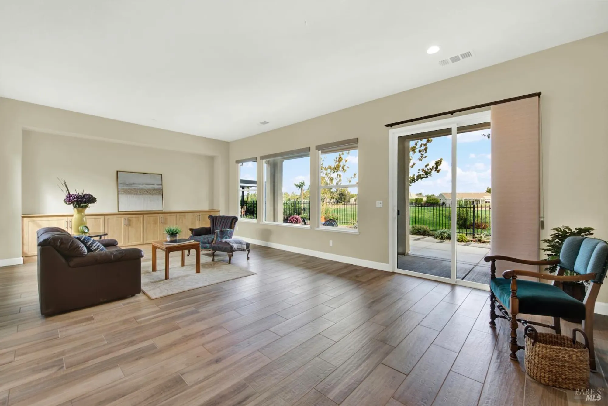 Property Slideshow image 17 of 41 | 377 waterwood dr, Rio Vista, CA, 94571