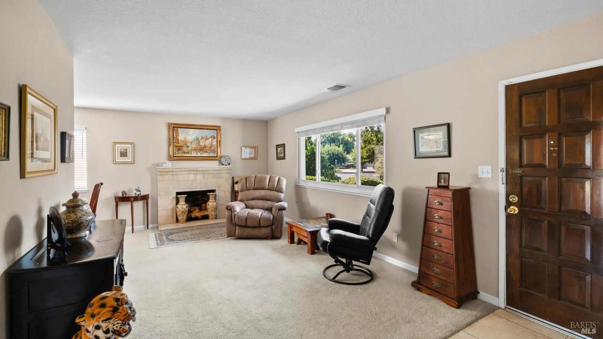 Property Slideshow image 7 of 59 | 442 yellowstone dr, Vacaville, CA, 95687