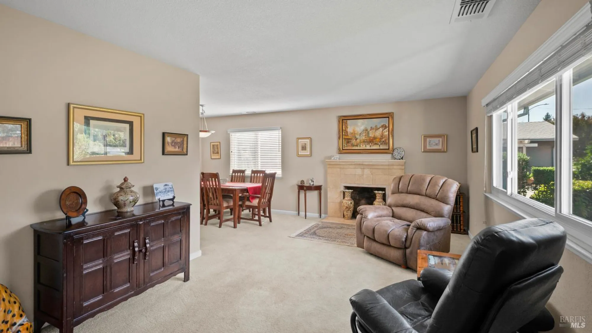 Property Slideshow image 6 of 59 | 442 yellowstone dr, Vacaville, CA, 95687