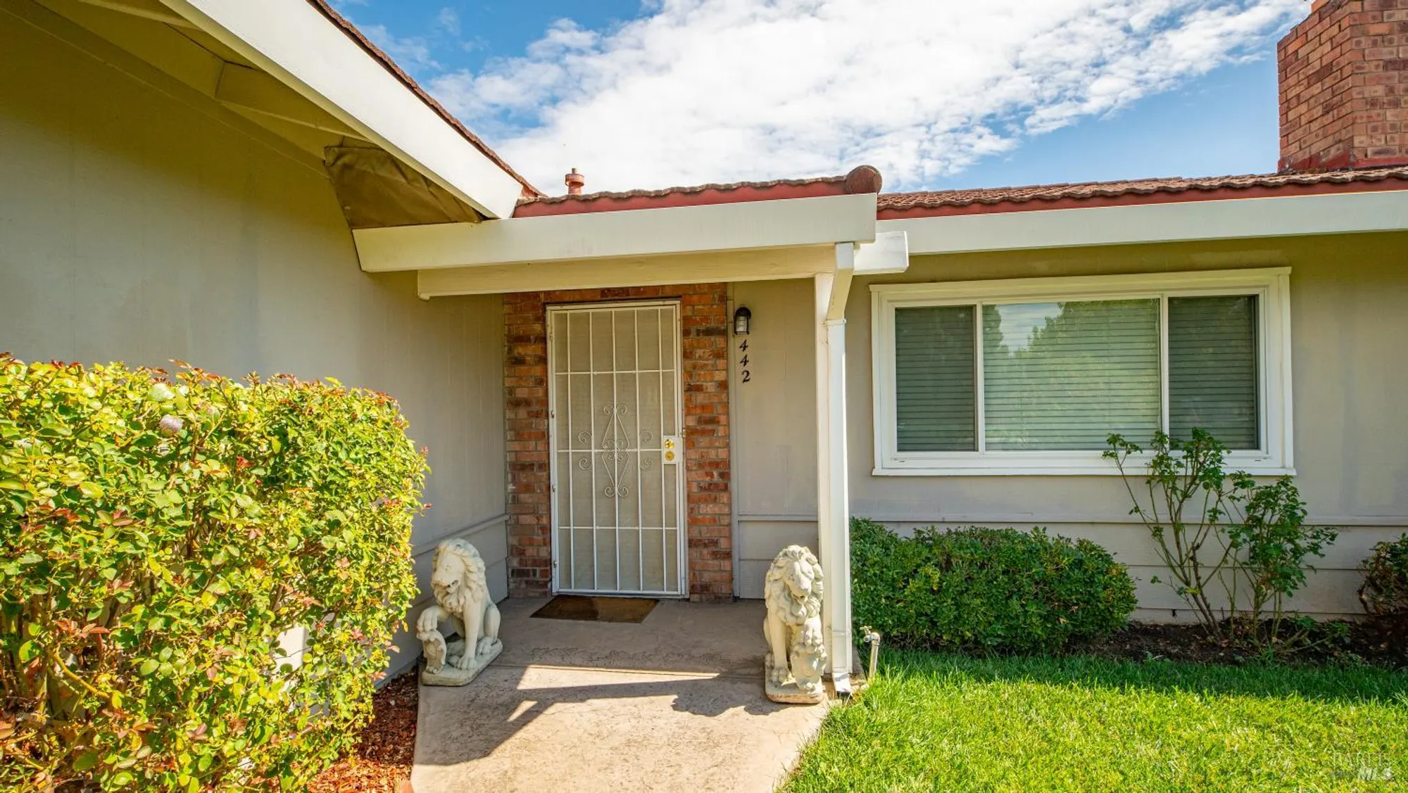 Property Slideshow image 4 of 59 | 442 yellowstone dr, Vacaville, CA, 95687