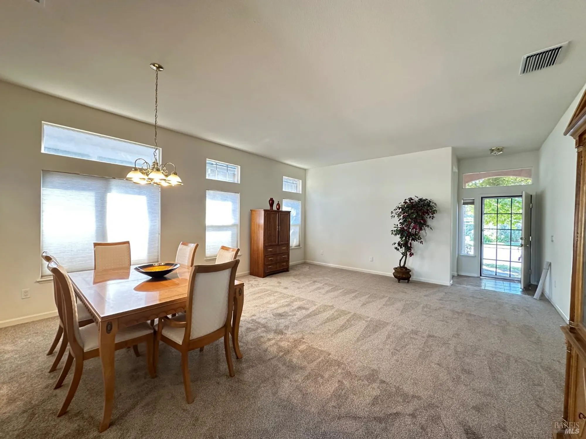 Property Slideshow image 5 of 18 | 470 edgewood dr, Rio Vista, CA, 94571