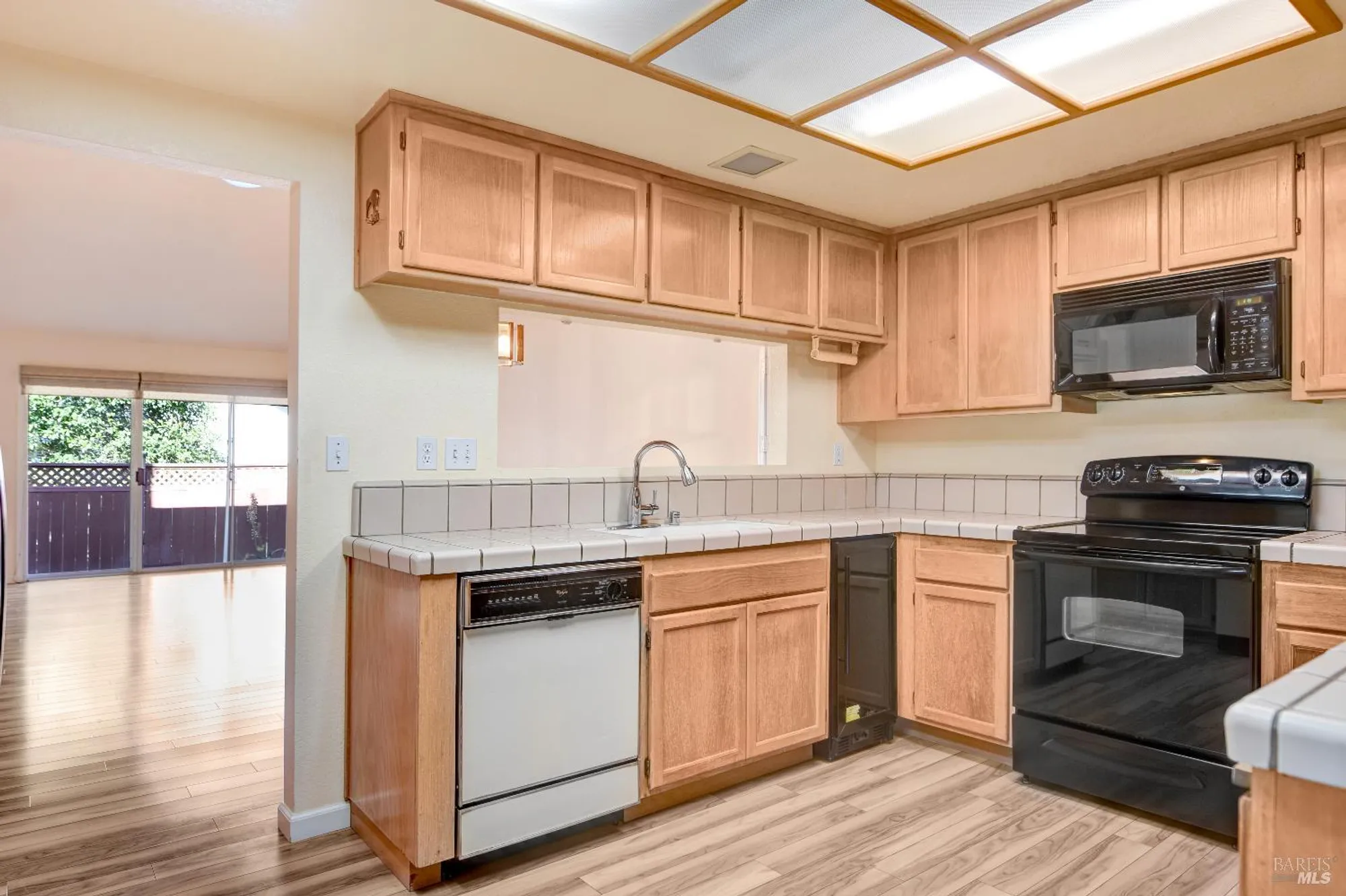 Property Slideshow image 8 of 19 | 7921 oakmont dr, Santa Rosa, CA, 95409